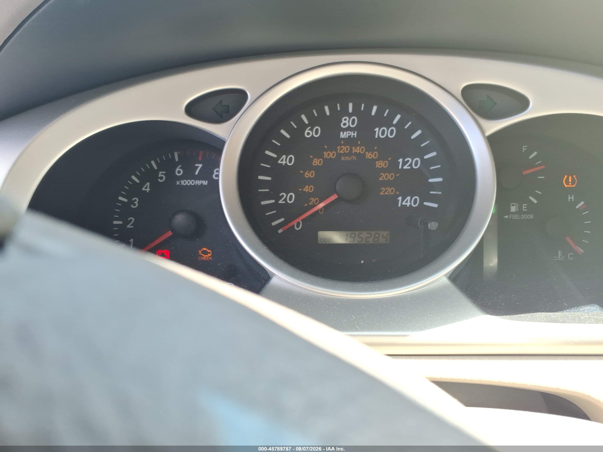 2005 Toyota Highlander   Gold vin: JTEGD21A850112506
