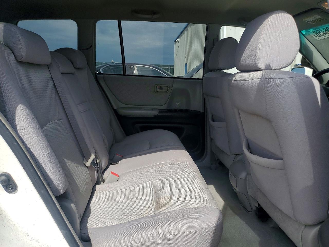 2005 Toyota Highlander Base White vin: JTEGD21A850114420