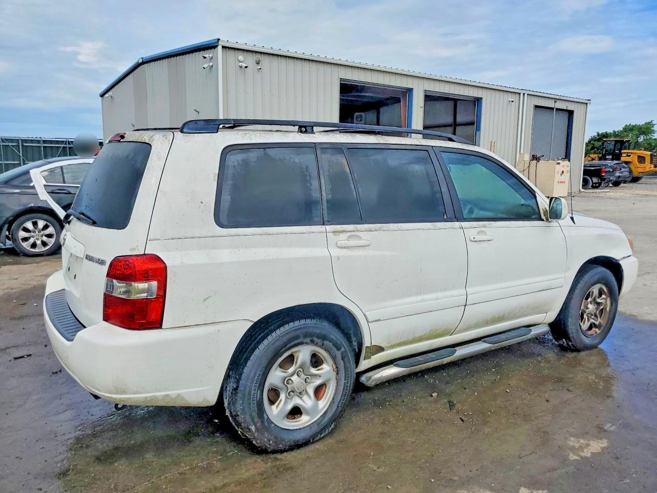 2005 Toyota Highlander Base White vin: JTEGD21A850114420