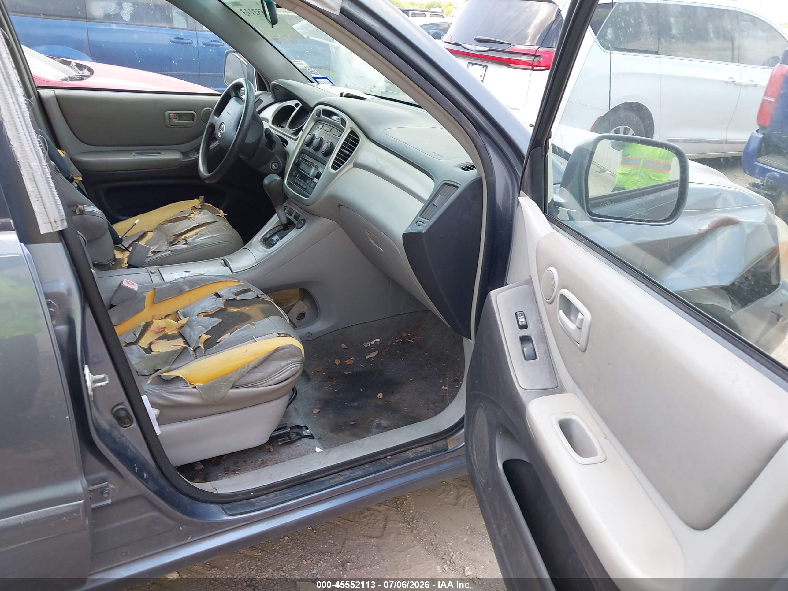 2005 Toyota Highlander   Blue vin: JTEGD21A850117446