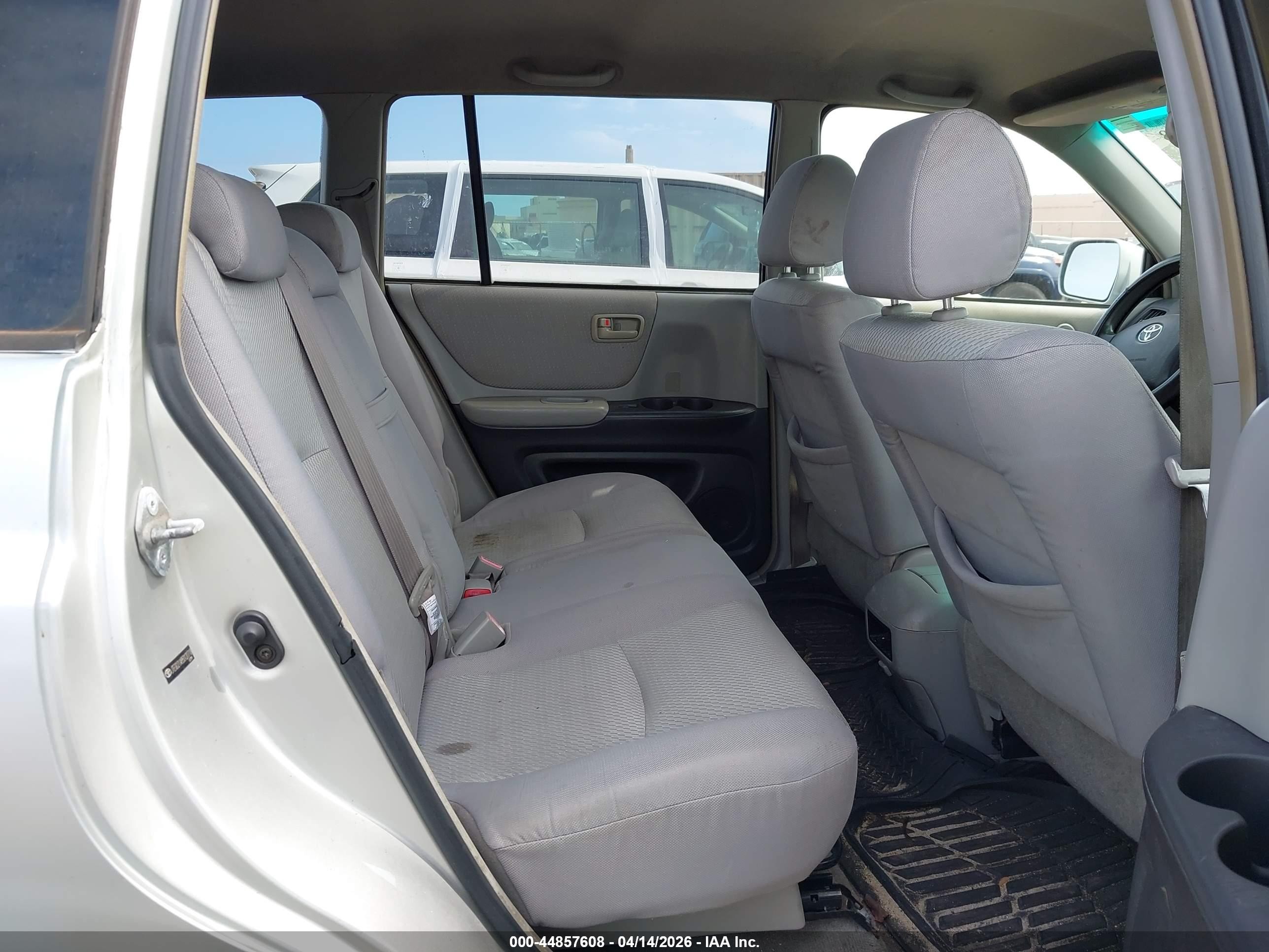 2005 Toyota Highlander Silver vin: JTEGD21A850120718