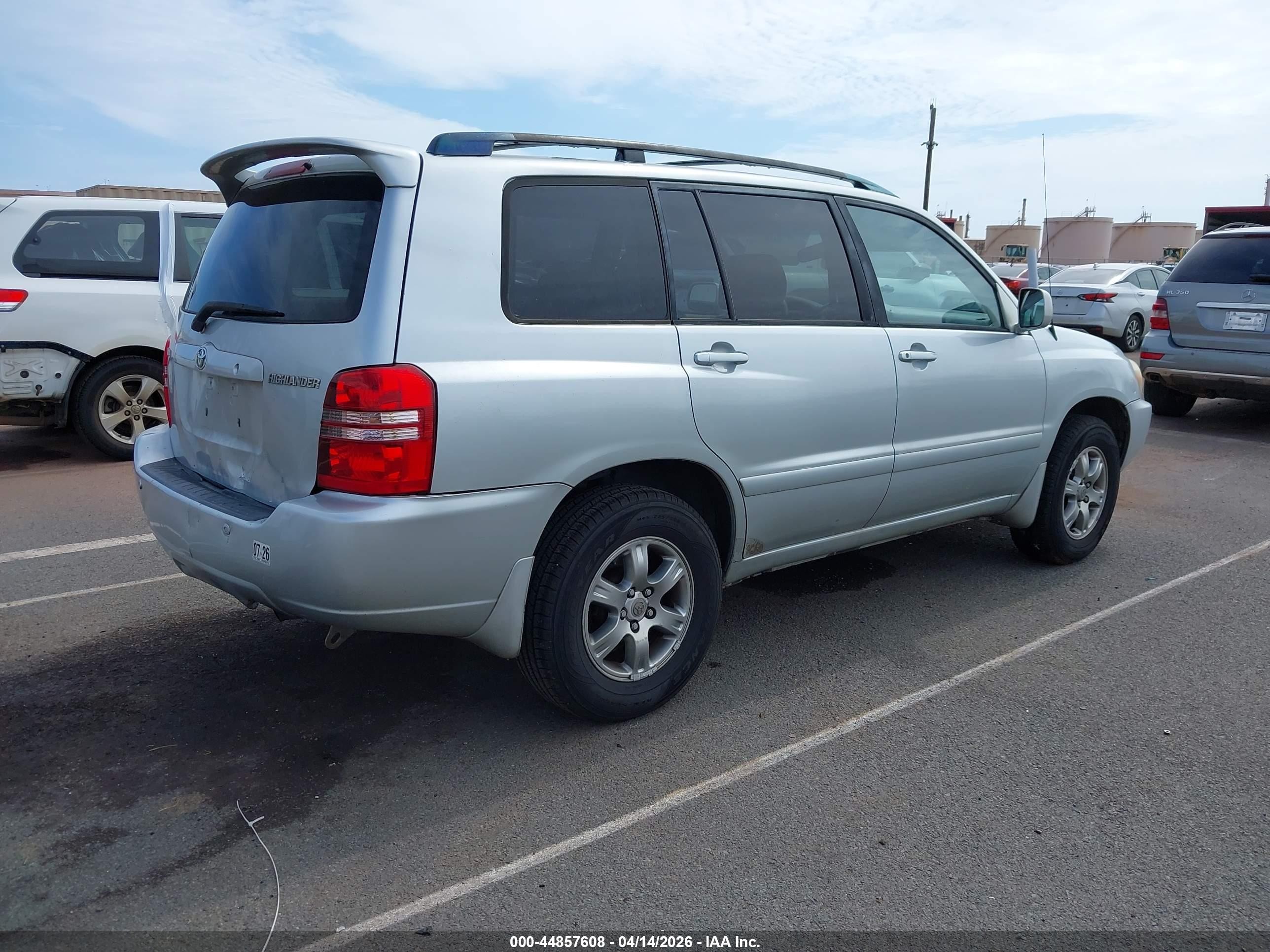 2005 Toyota Highlander Silver vin: JTEGD21A850120718
