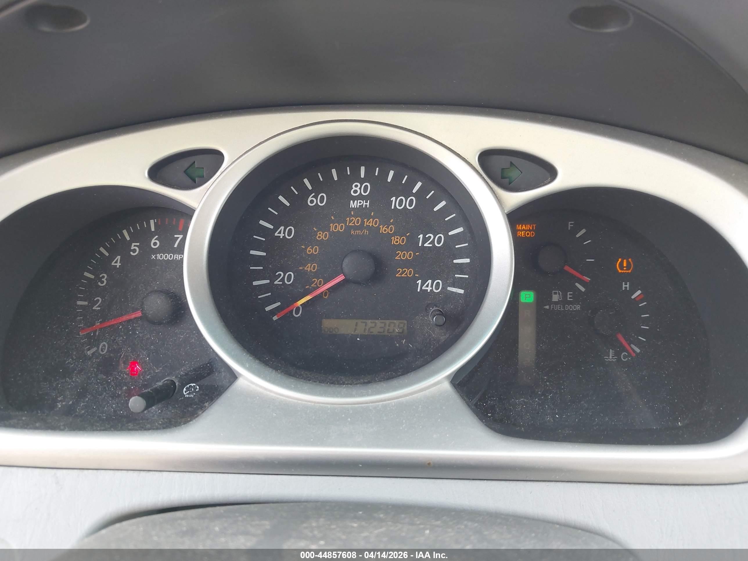 2005 Toyota Highlander Silver vin: JTEGD21A850120718
