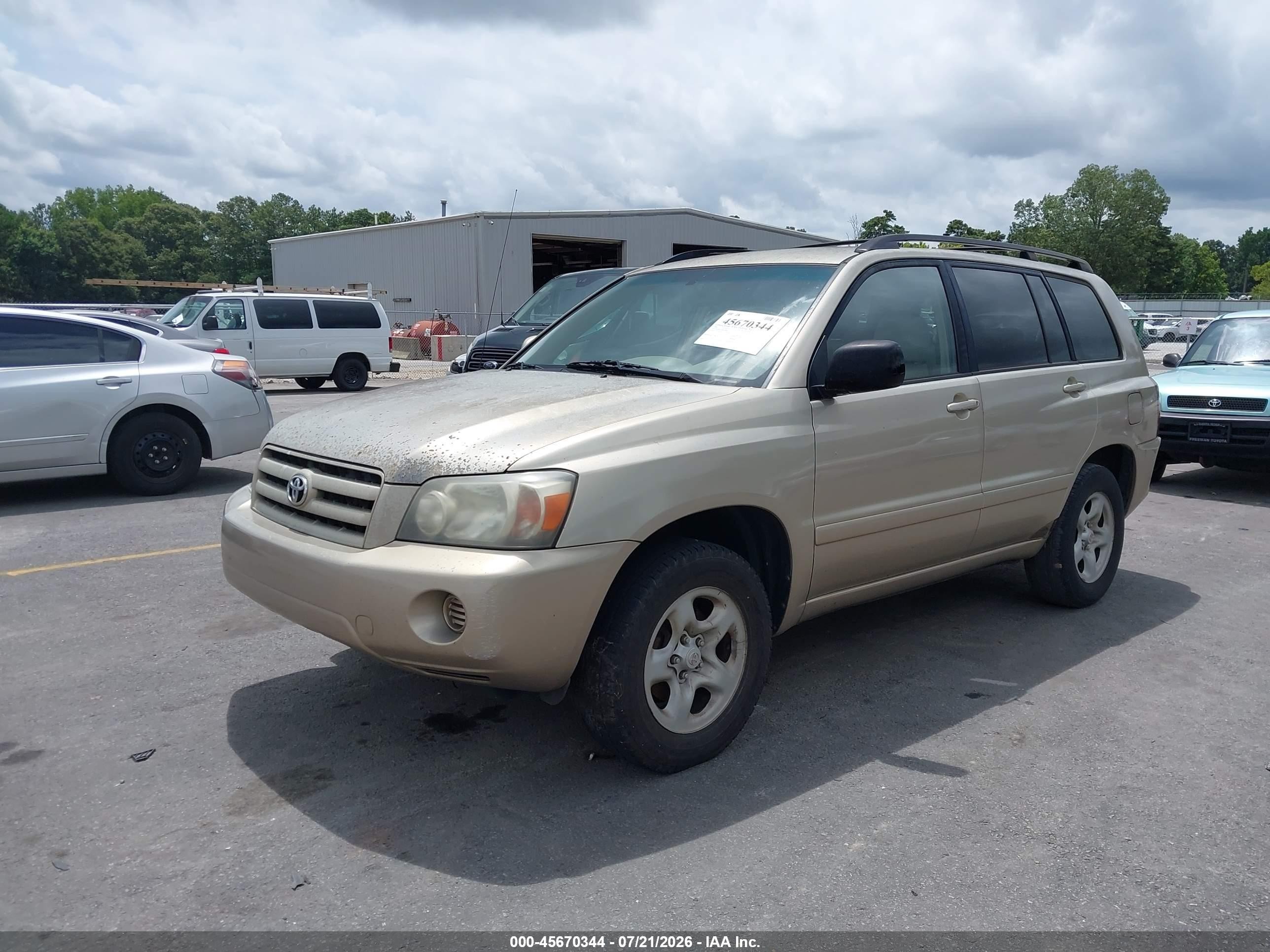 2006 Toyota Highlander   Gold vin: JTEGD21A860154840
