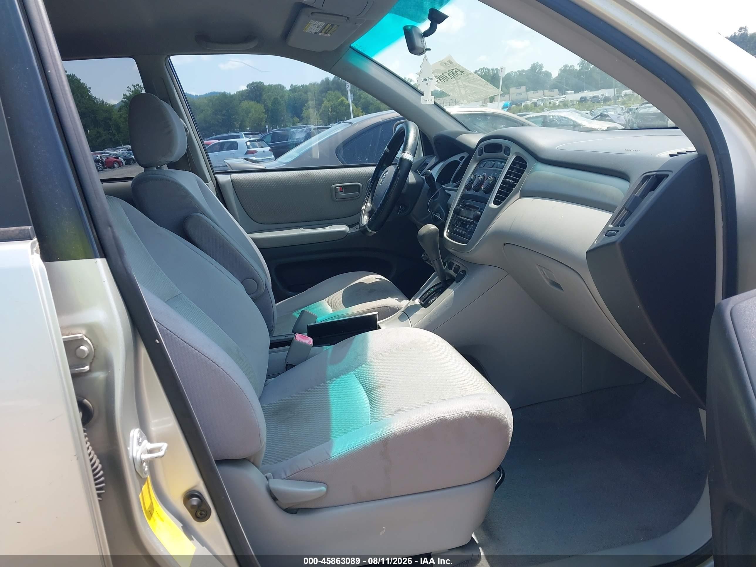 2007 Toyota Highlander   Silver vin: JTEGD21A870162048