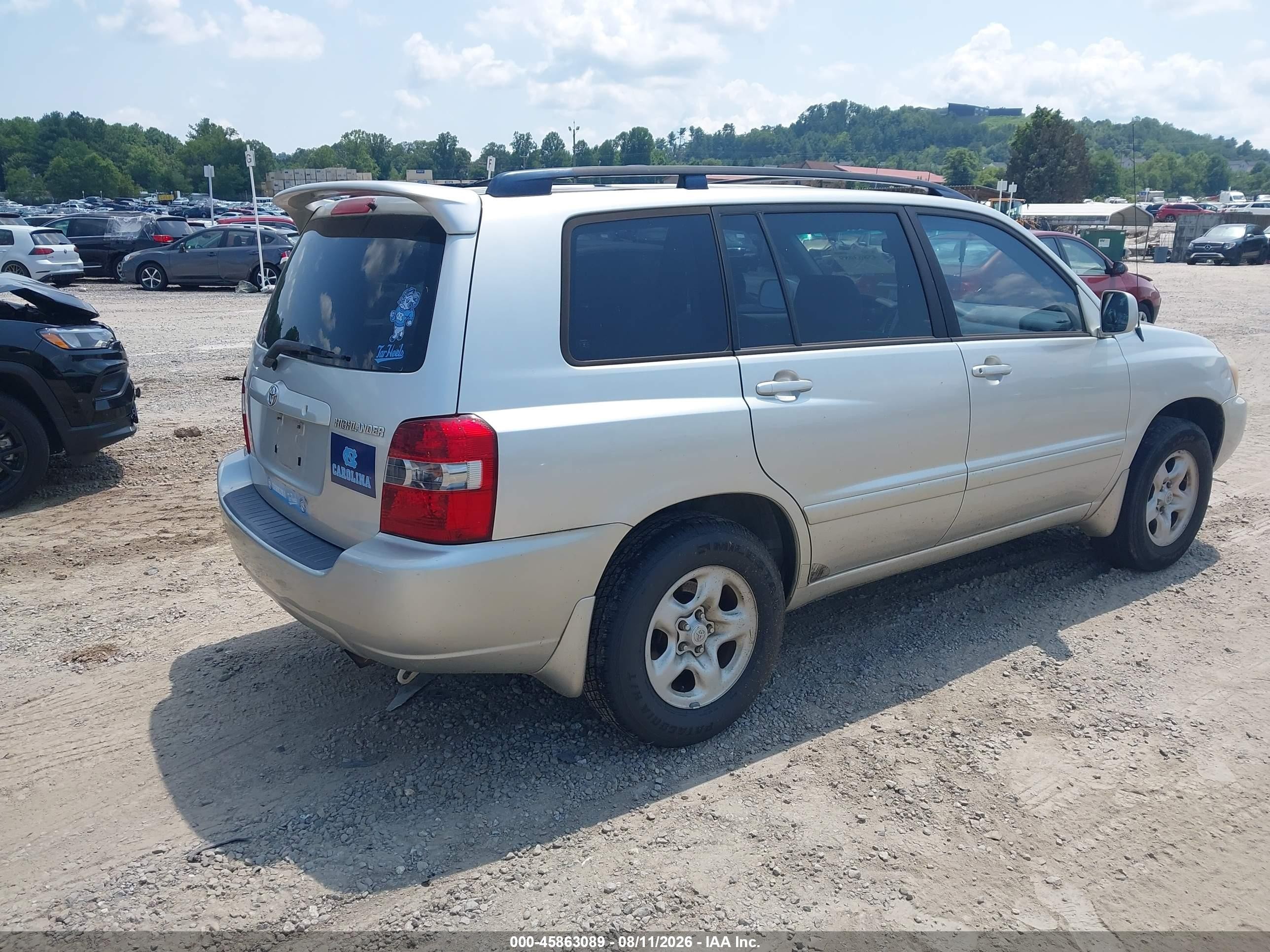 2007 Toyota Highlander   Silver vin: JTEGD21A870162048