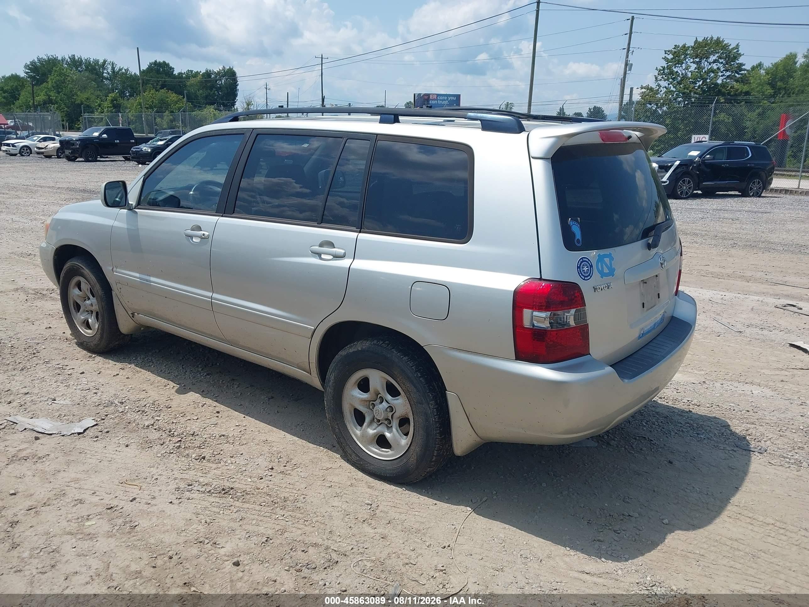 2007 Toyota Highlander   Silver vin: JTEGD21A870162048