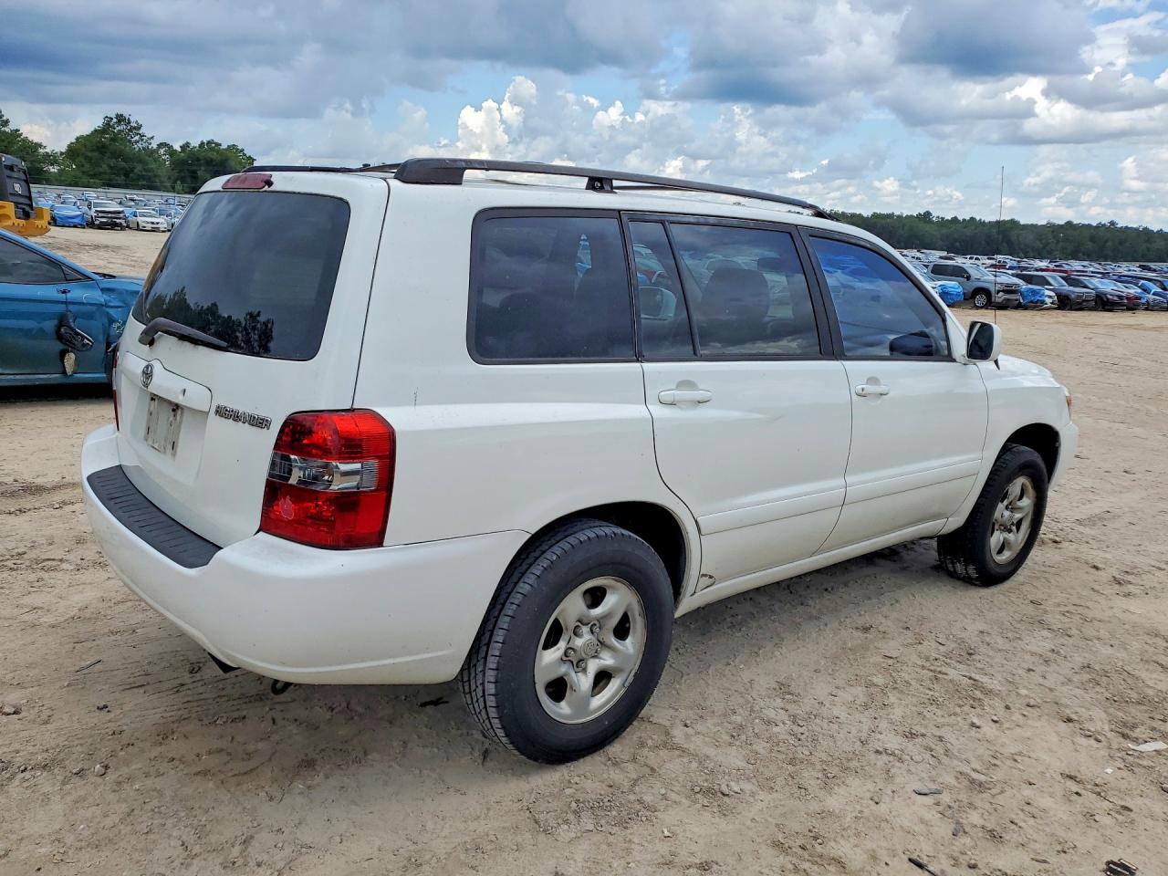 2005 Toyota Highlander Base Белый vin: JTEGD21A950107038