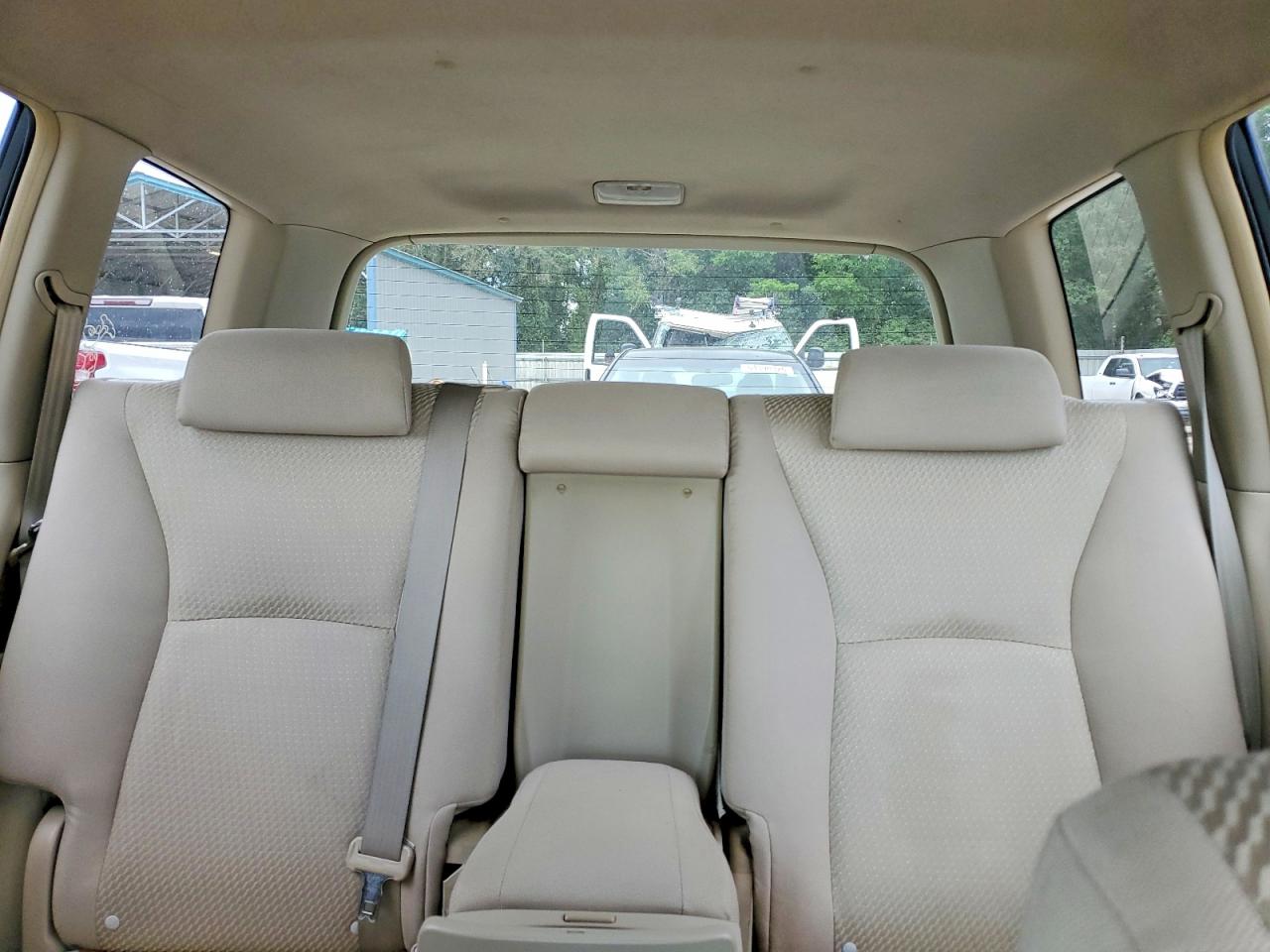 2005 Toyota Highlander Base Белый vin: JTEGD21A950107038