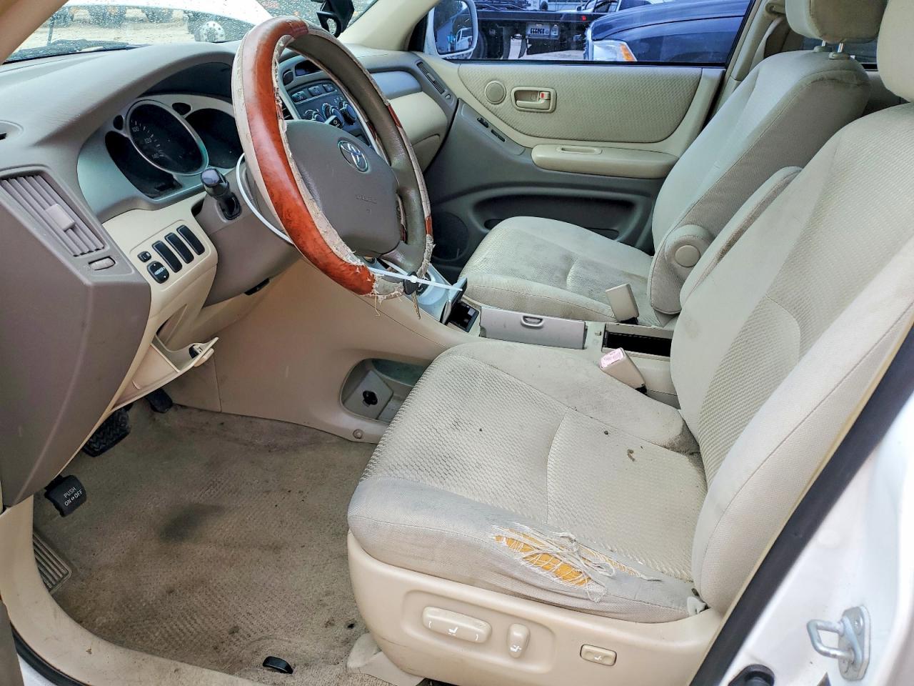 2005 Toyota Highlander Base Белый vin: JTEGD21A950107038