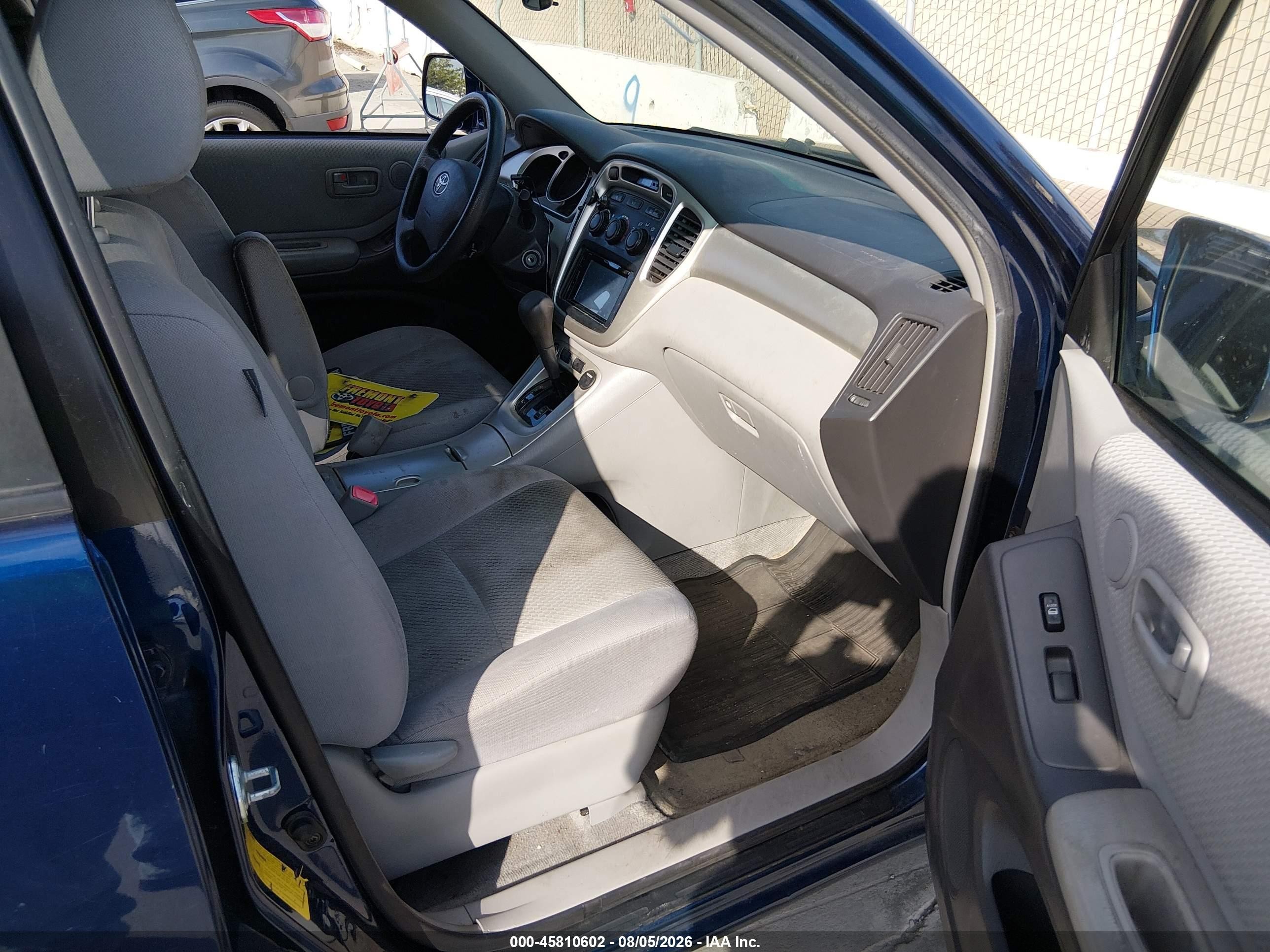2005 Toyota Highlander   Blue vin: JTEGD21A950111610