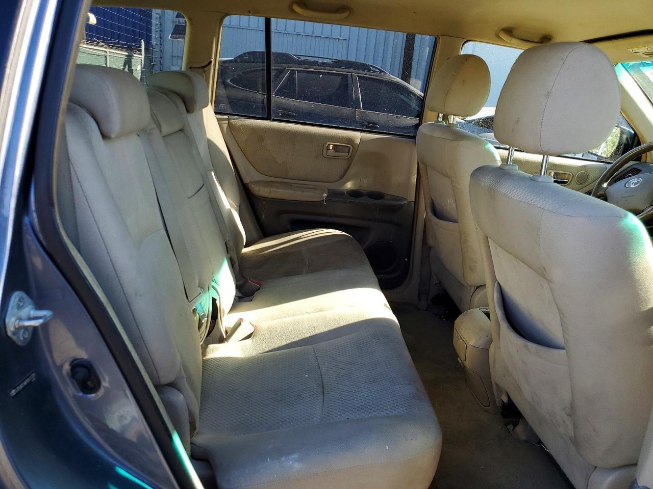 2005 Toyota Highlander Base Gray vin: JTEGD21A950111705