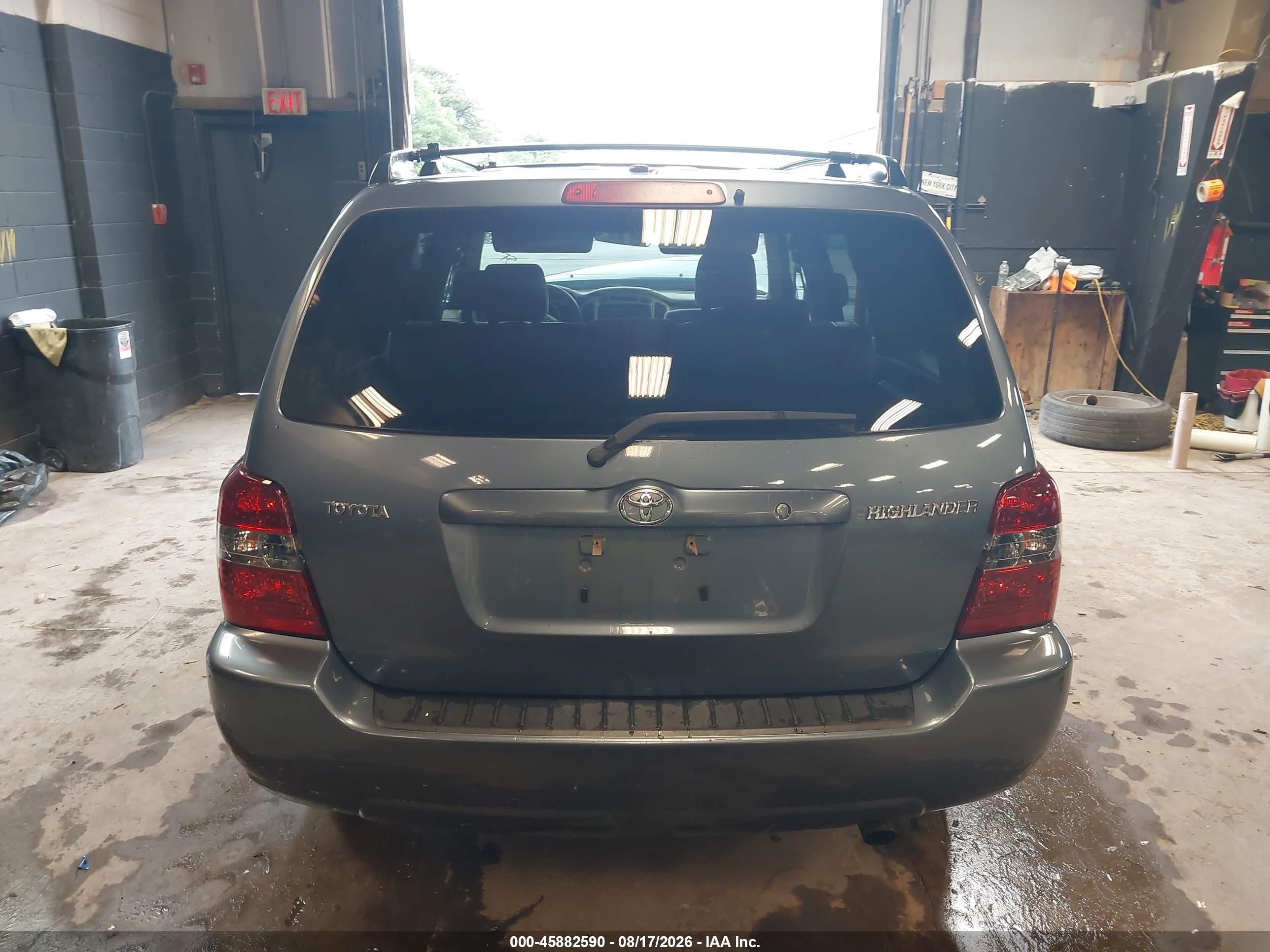 2006 Toyota Highlander   Синий vin: JTEGD21A960140915
