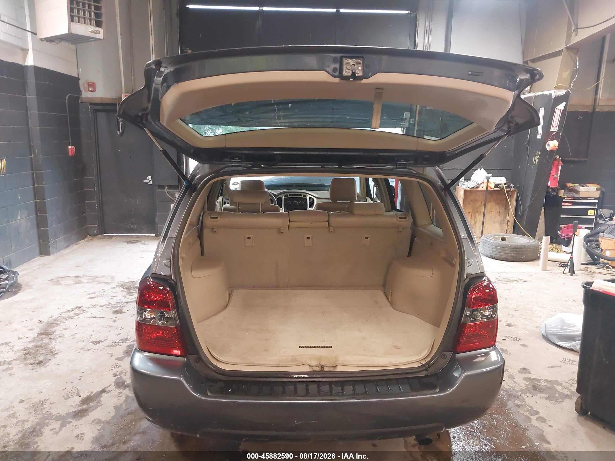 2006 Toyota Highlander   Синий vin: JTEGD21A960140915
