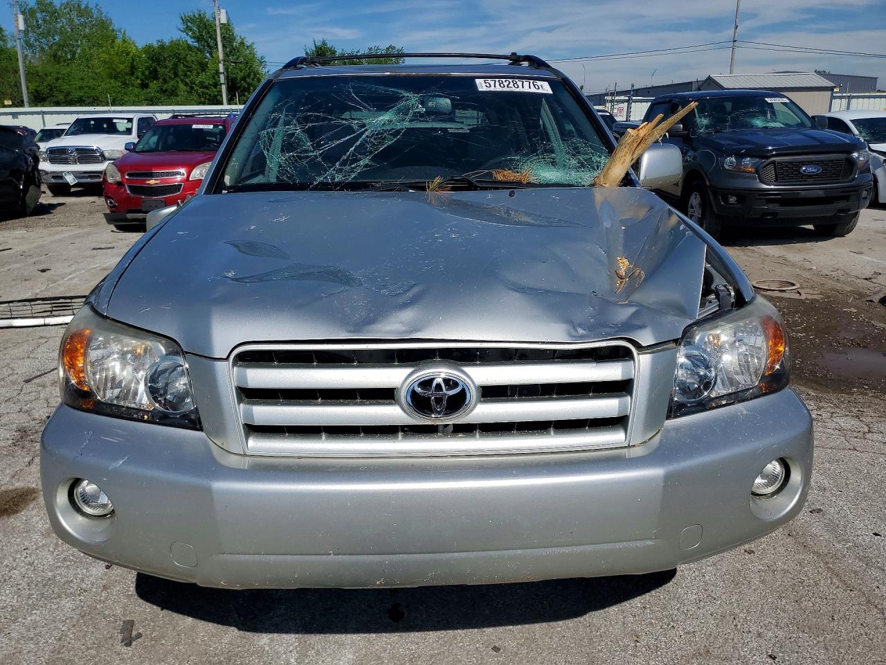 2006 Toyota Highlander Base Серебряный vin: JTEGD21A960154118
