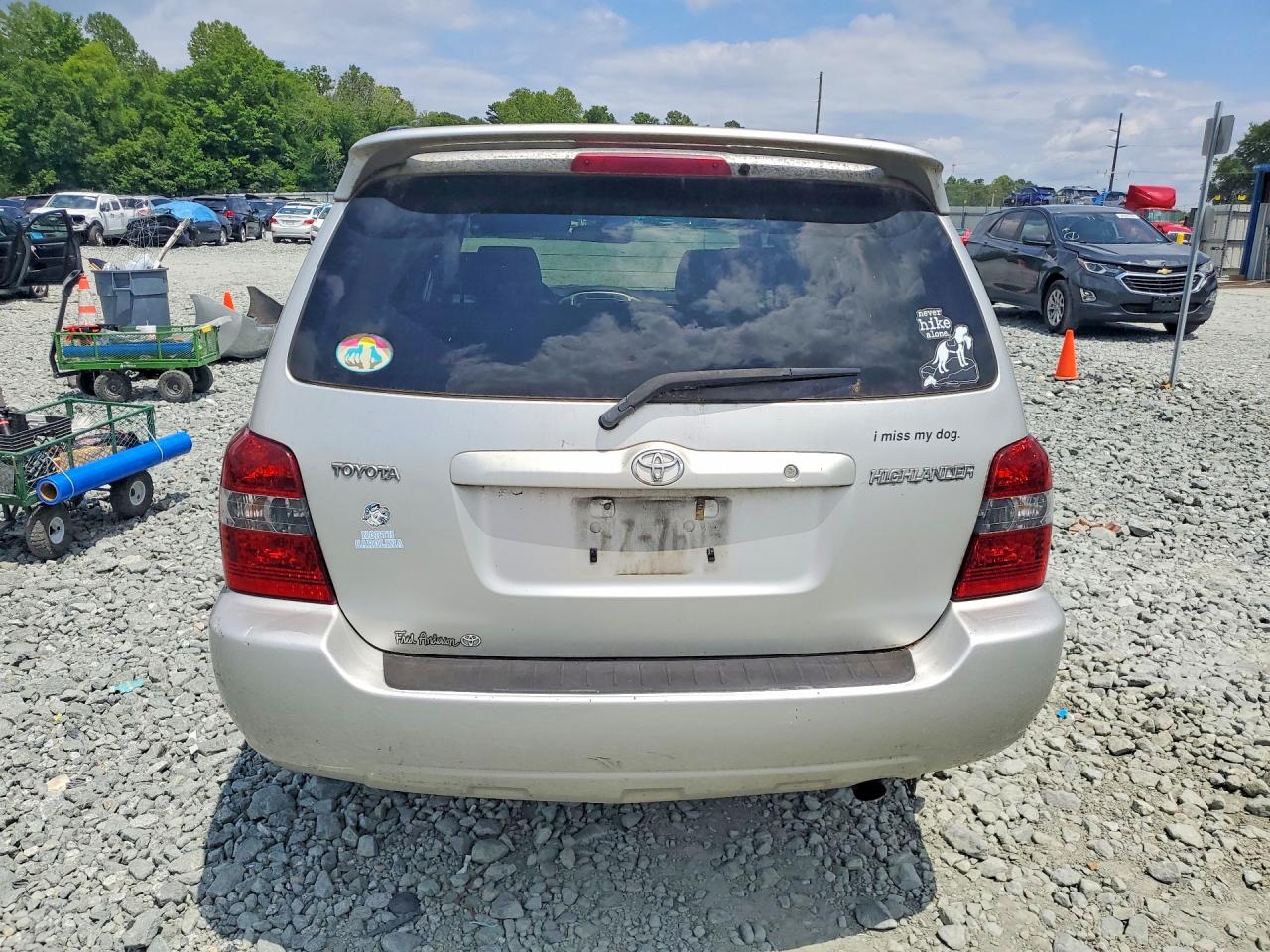 2007 Toyota Highlander Base Silver vin: JTEGD21A970167016