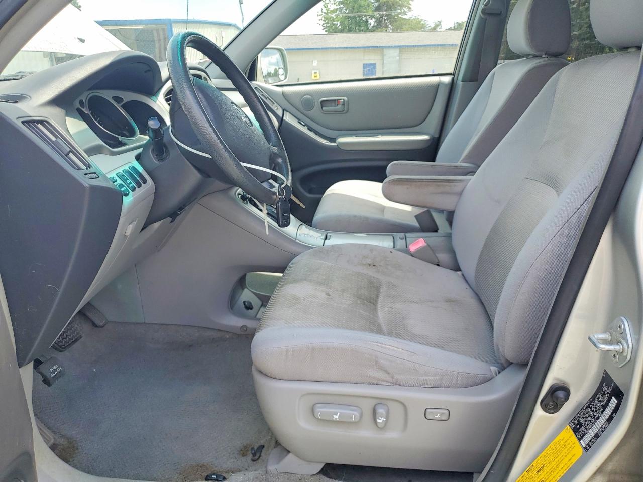 2007 Toyota Highlander Base Silver vin: JTEGD21A970167016