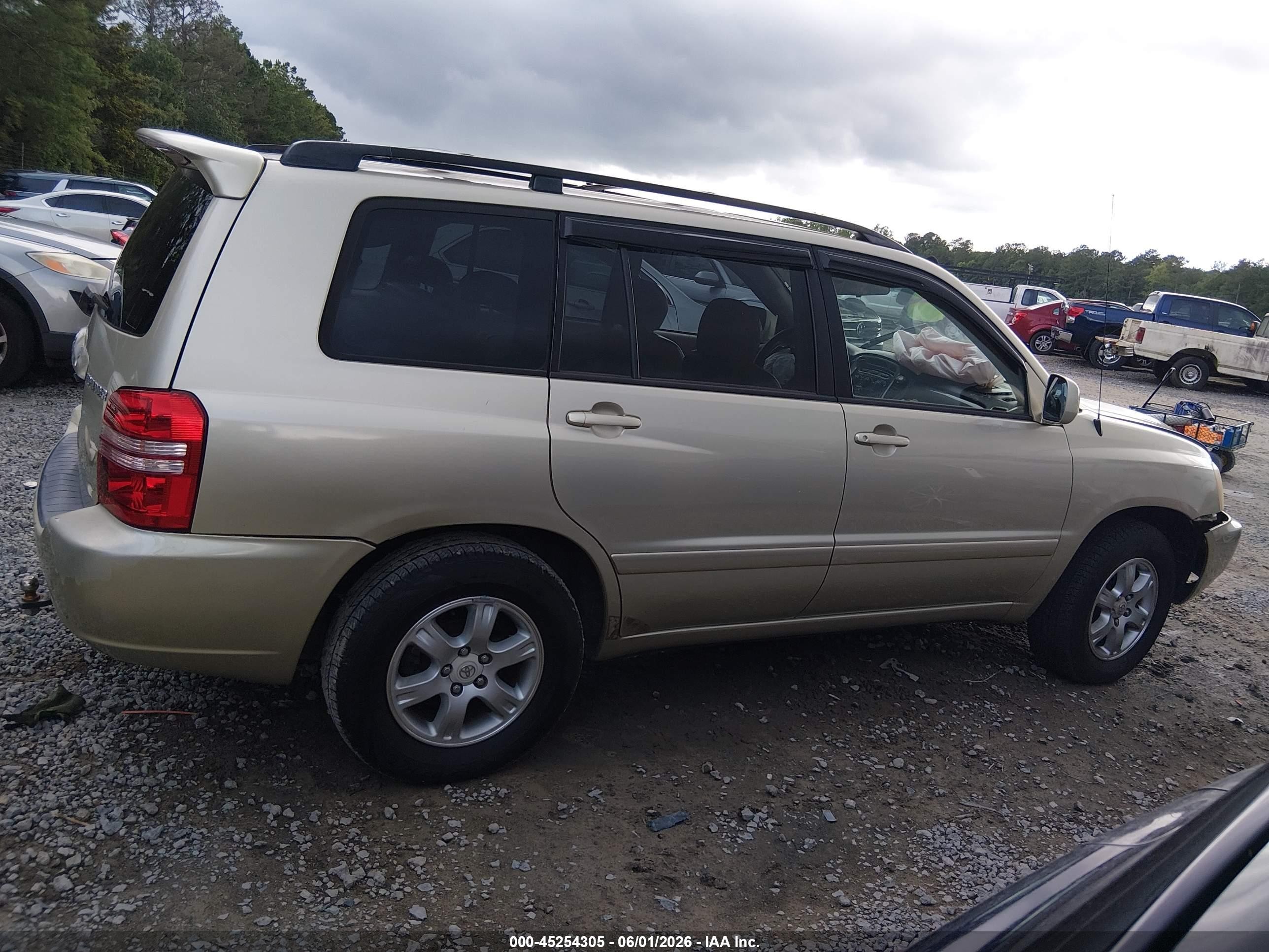 2003 Toyota Highlander Beige vin: JTEGD21AX30055092
