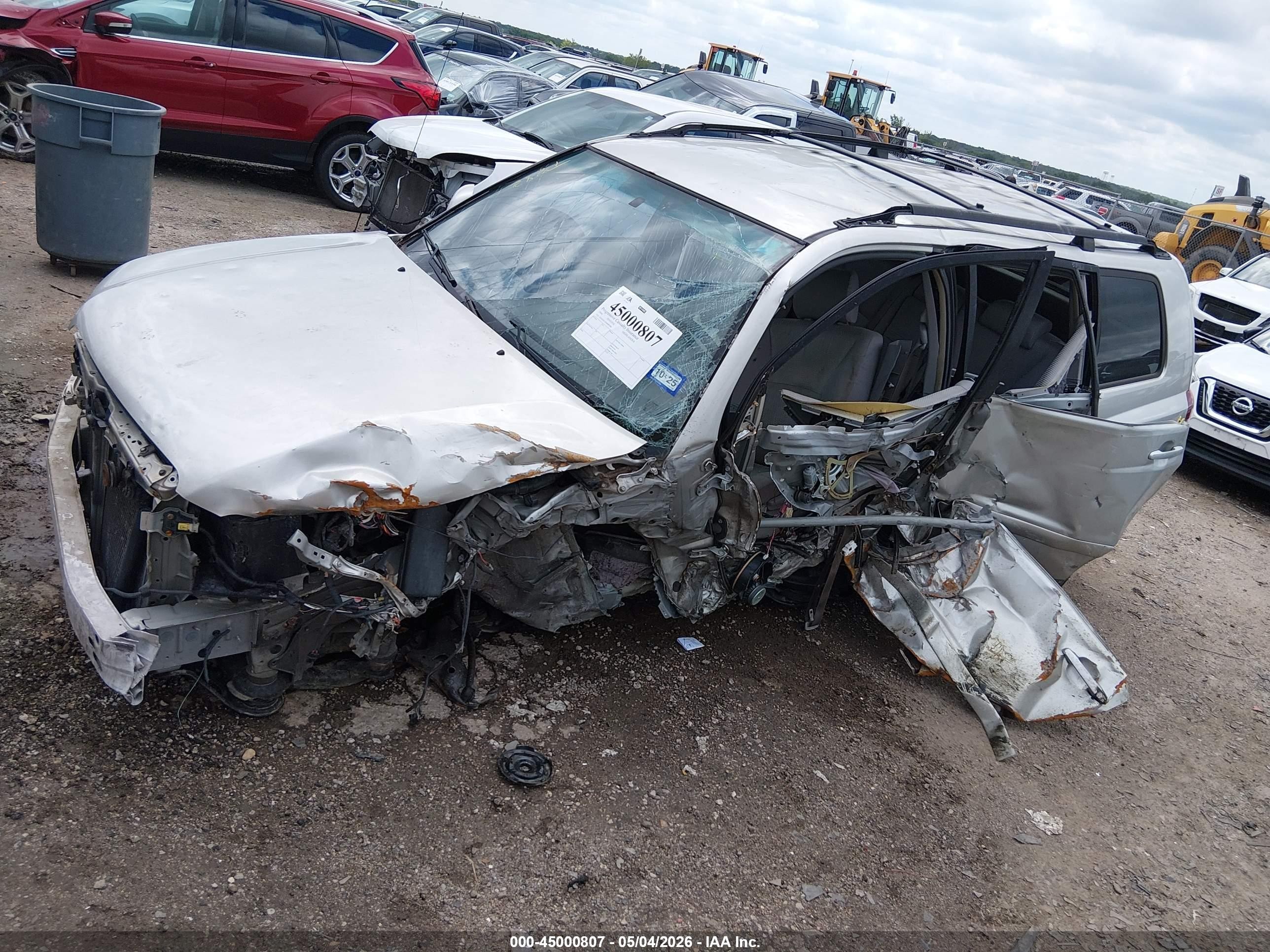 2004 Toyota Highlander   Silver vin: JTEGD21AX40087882