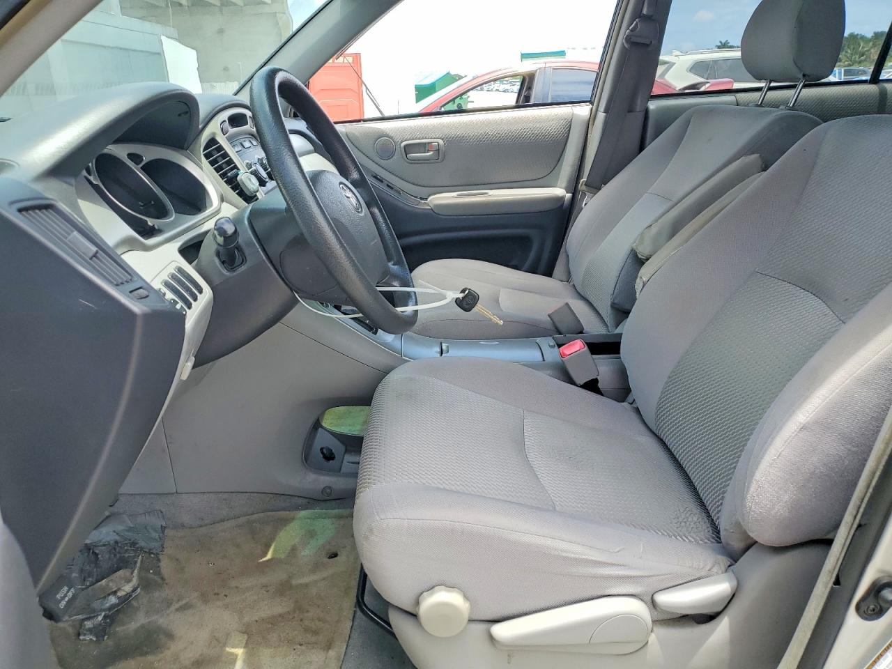 2004 Toyota Highlander Base Silver vin: JTEGD21AX40104681
