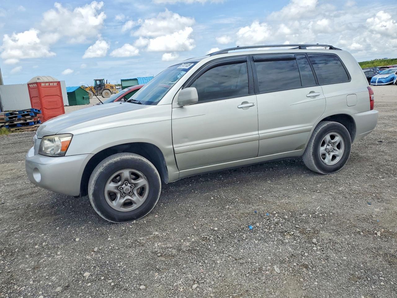 2004 Toyota Highlander Base Silver vin: JTEGD21AX40104681