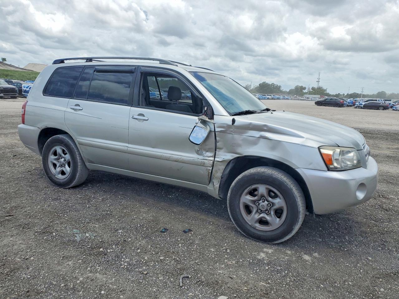 2004 Toyota Highlander Base Silver vin: JTEGD21AX40104681