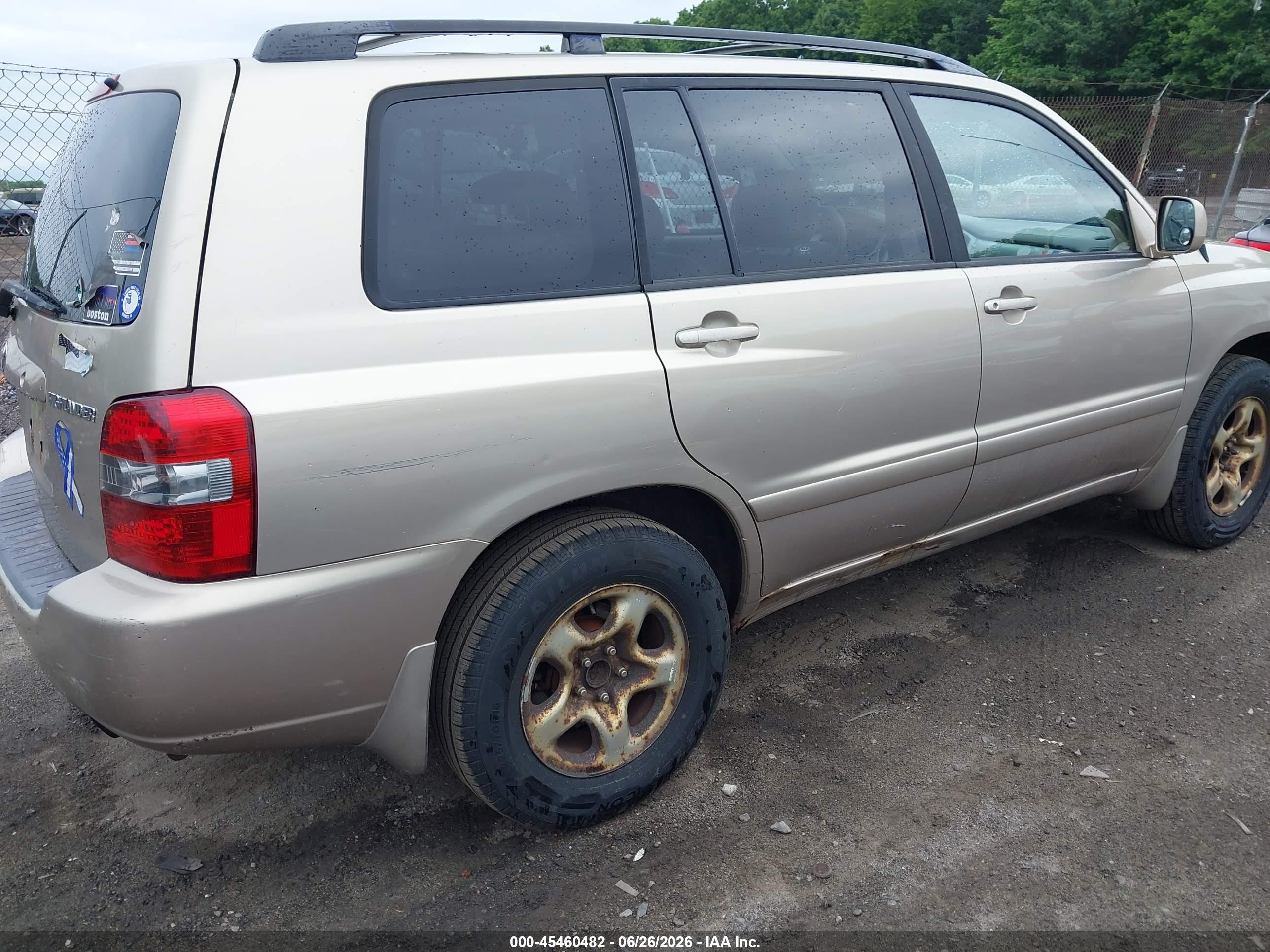2005 Toyota Highlander   Champagne vin: JTEGD21AX50106884