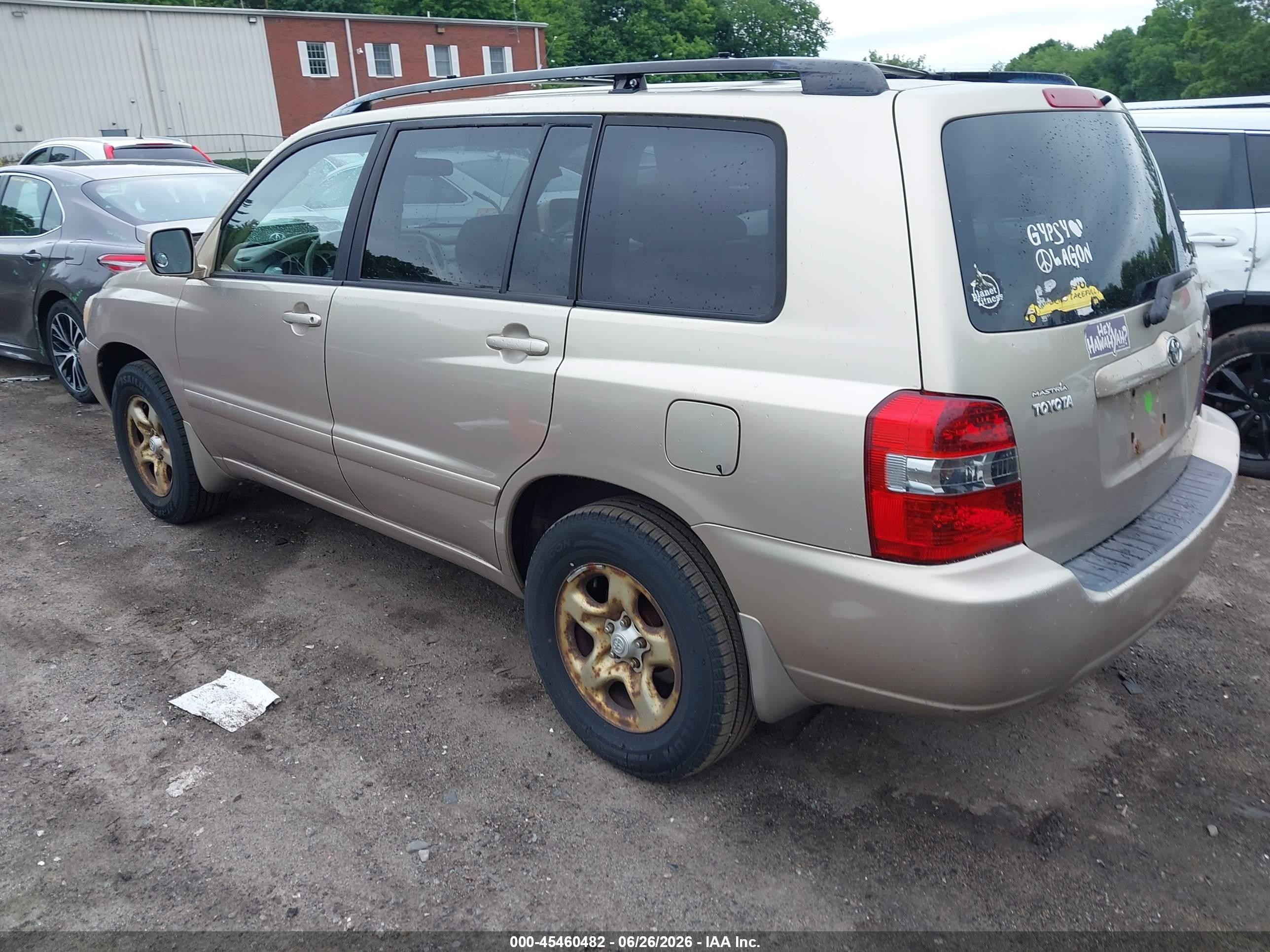 2005 Toyota Highlander   Champagne vin: JTEGD21AX50106884