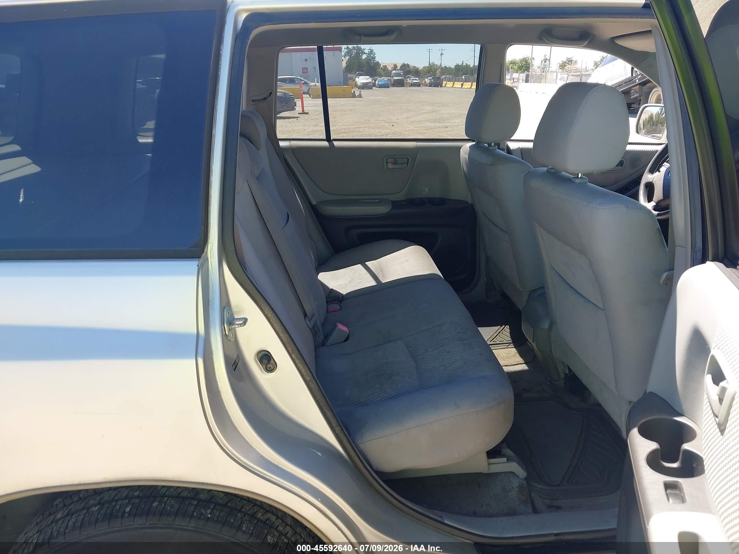 2005 Toyota Highlander   Gray vin: JTEGD21AX50121322