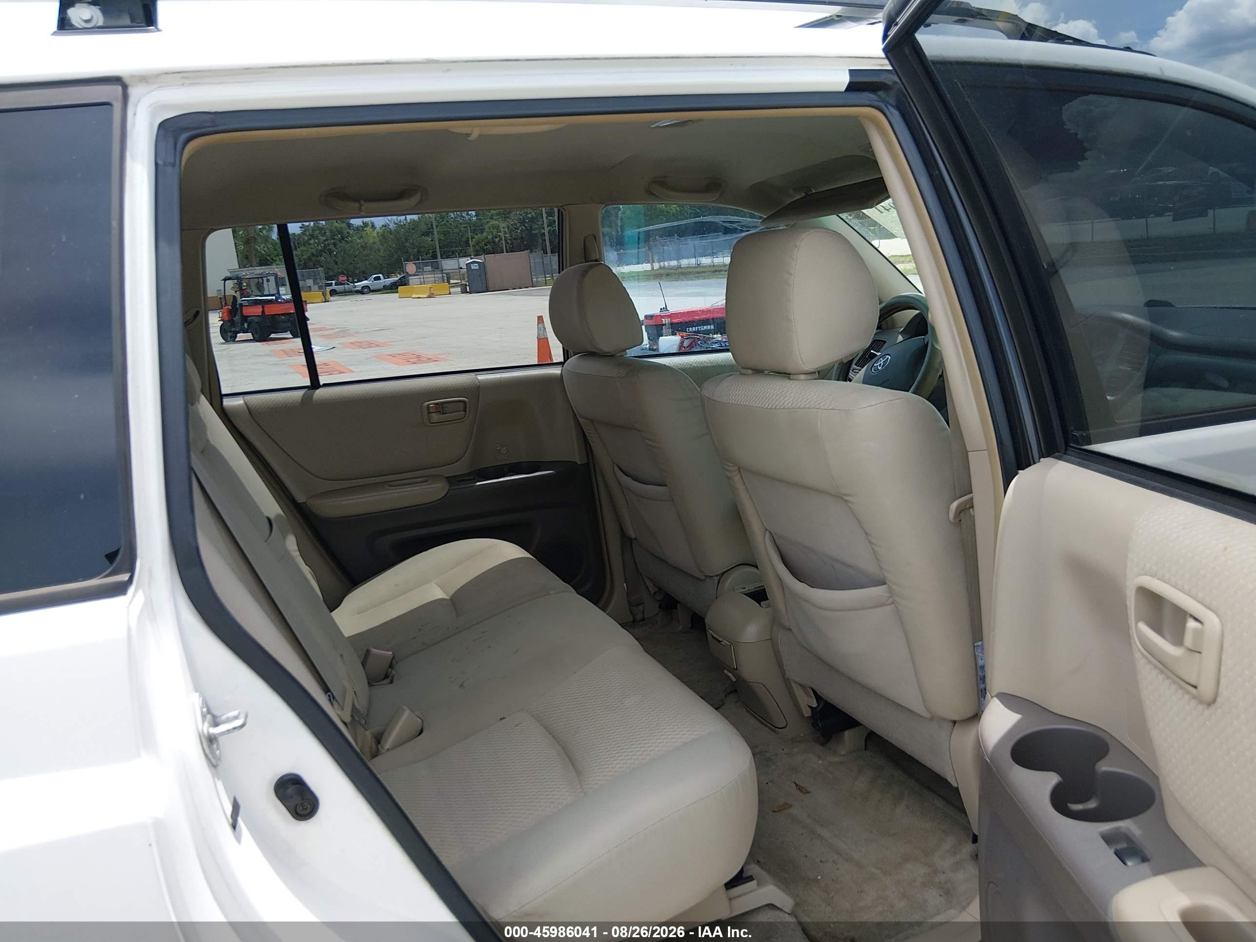 2005 Toyota Highlander   White vin: JTEGD21AX50124995
