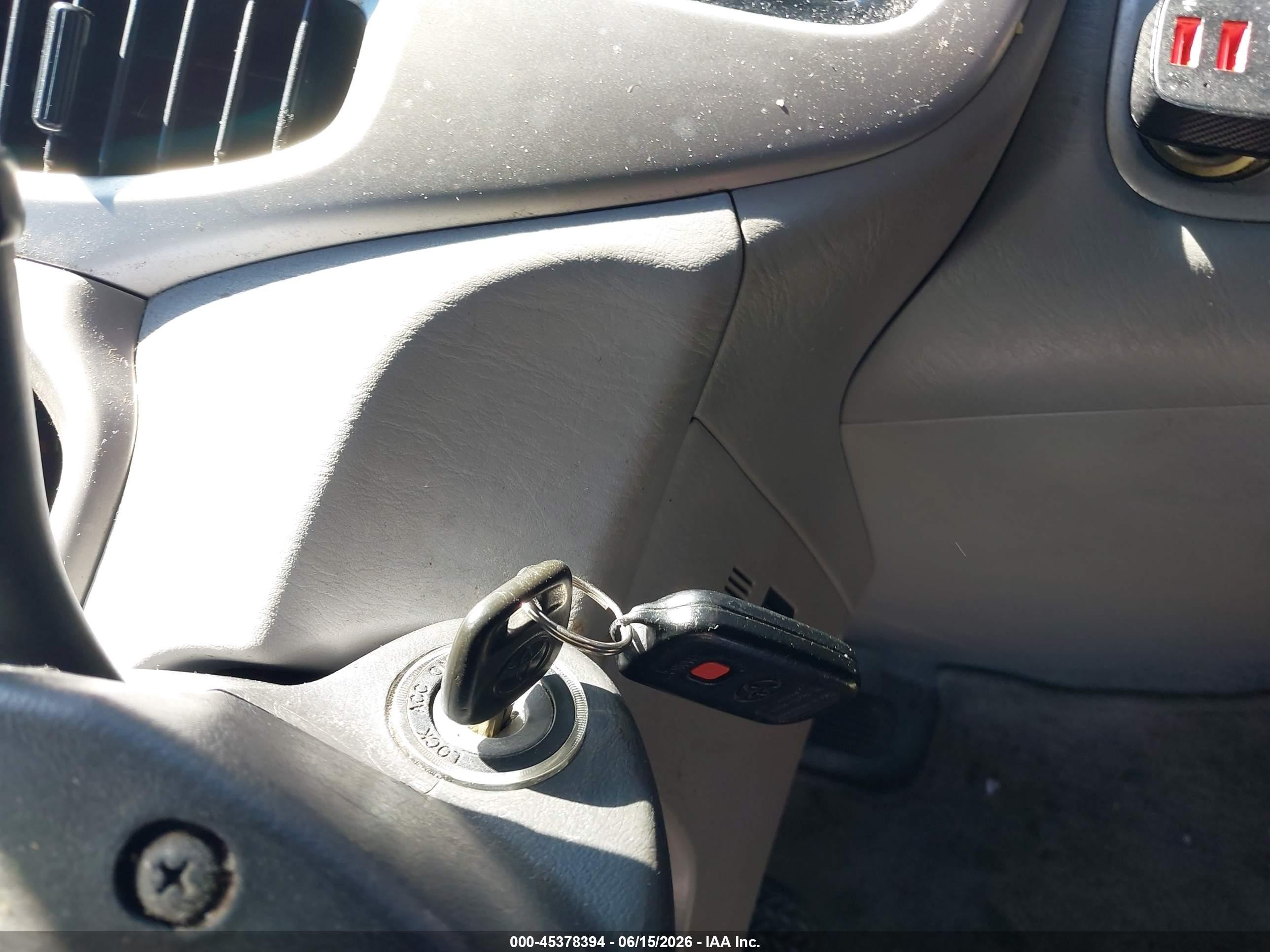 2006 Toyota Highlander   Серебряный vin: JTEGD21AX60146965