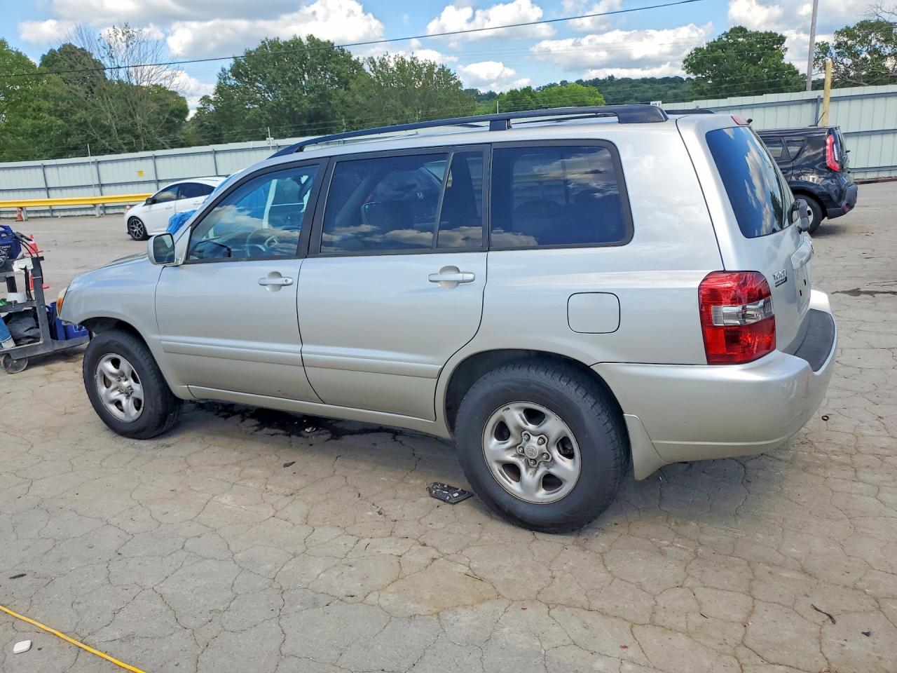 2006 Toyota Highlander Base Silver vin: JTEGD21AX60153429