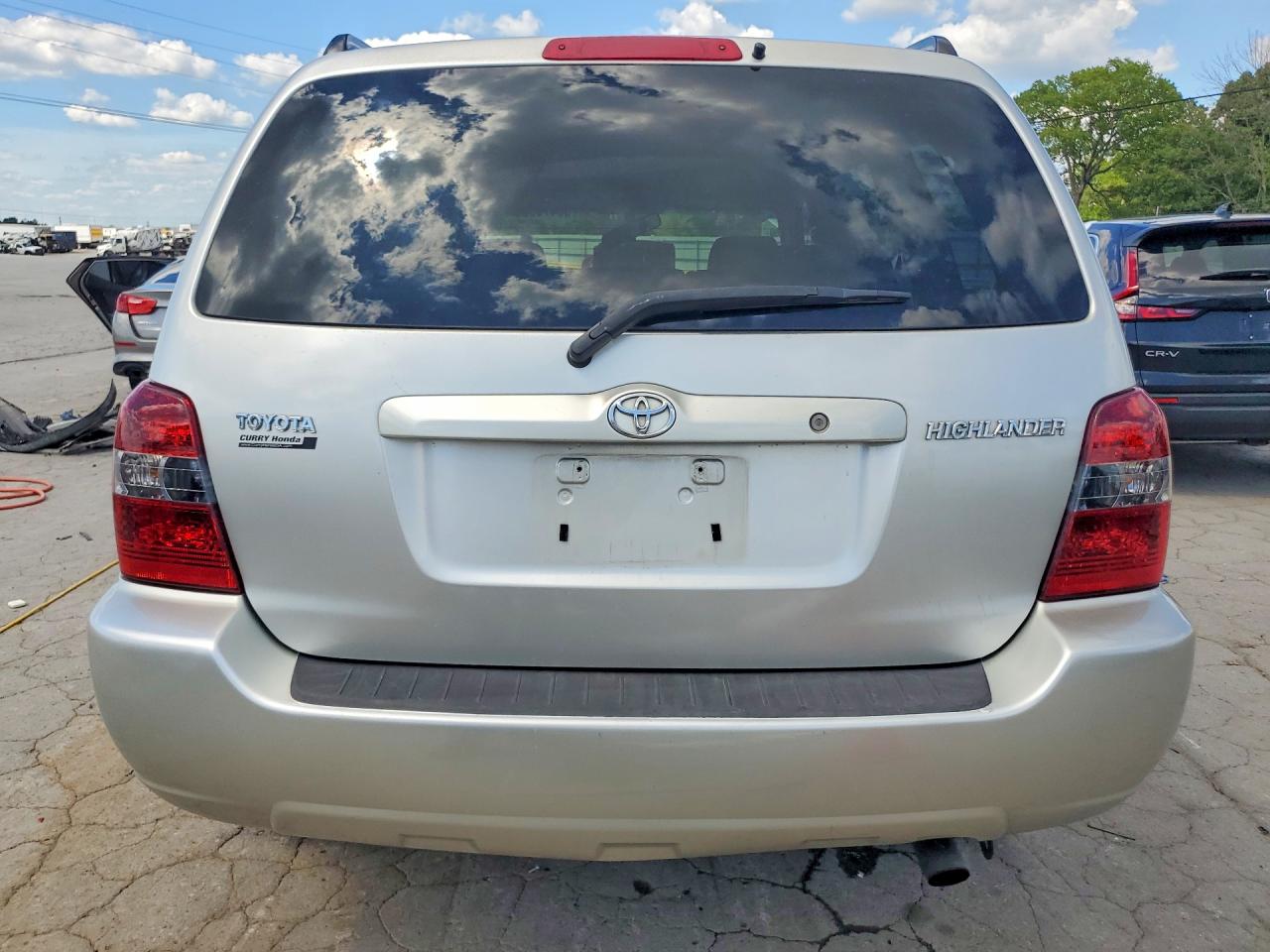 2006 Toyota Highlander Base Silver vin: JTEGD21AX60153429