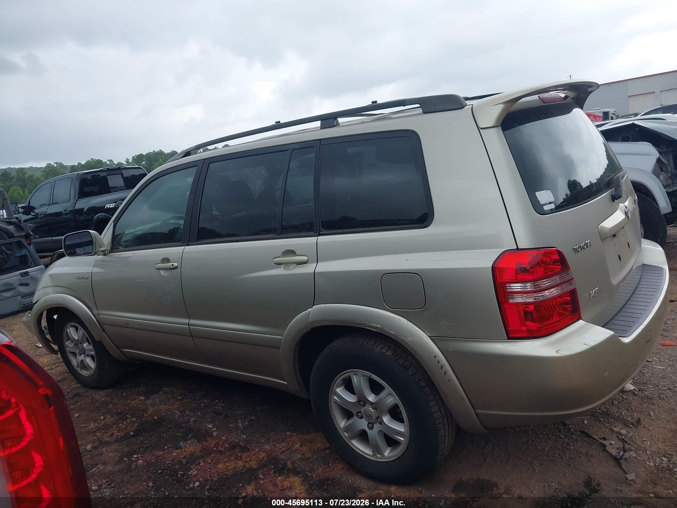 2002 Toyota Highlander Limited V6 Gold vin: JTEGF21A020063100