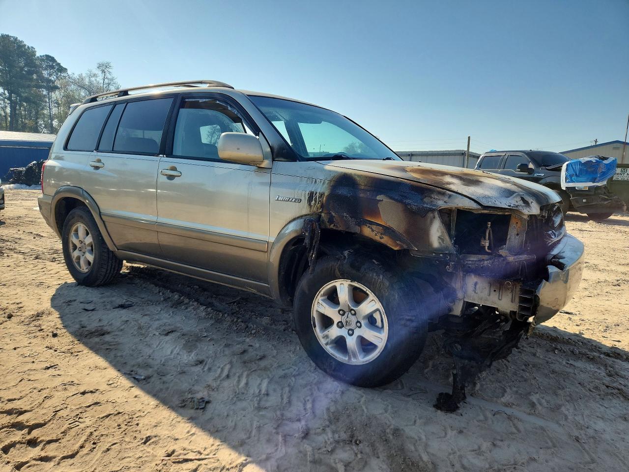 2001 Toyota Highlander Base Gold vin: JTEGF21A410026419