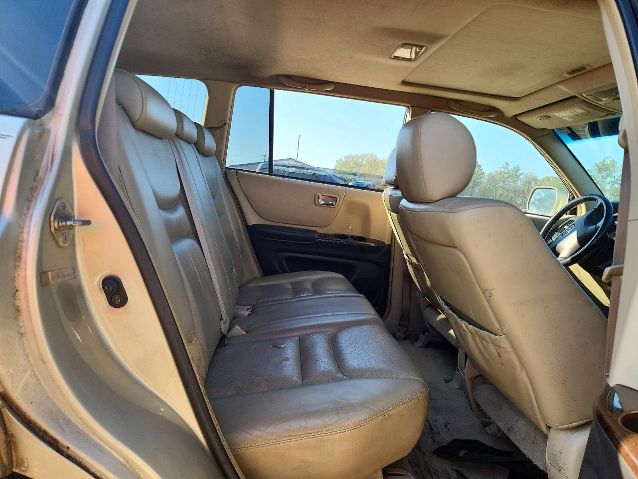 2001 Toyota Highlander Base Gold vin: JTEGF21A410026419
