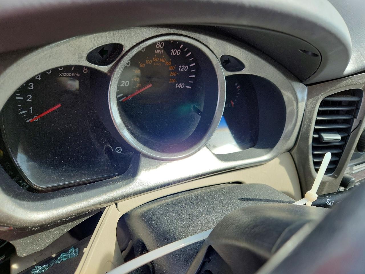2001 Toyota Highlander Base White vin: JTEGF21A810027931
