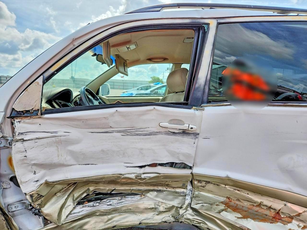 2001 Toyota Highlander Base White vin: JTEGF21A810027931