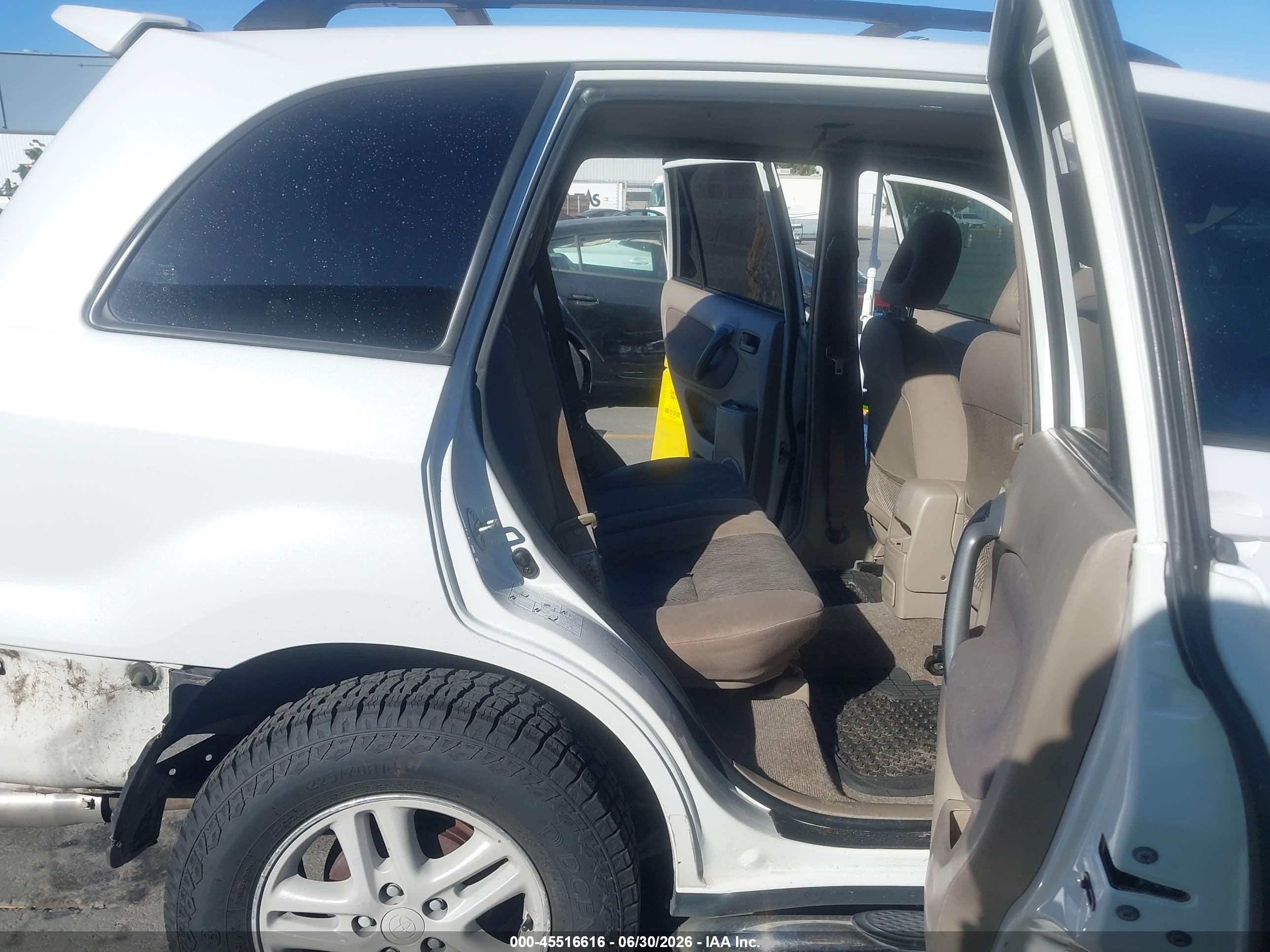 2002 Toyota Rav4 White vin: JTEGH20V220068443
