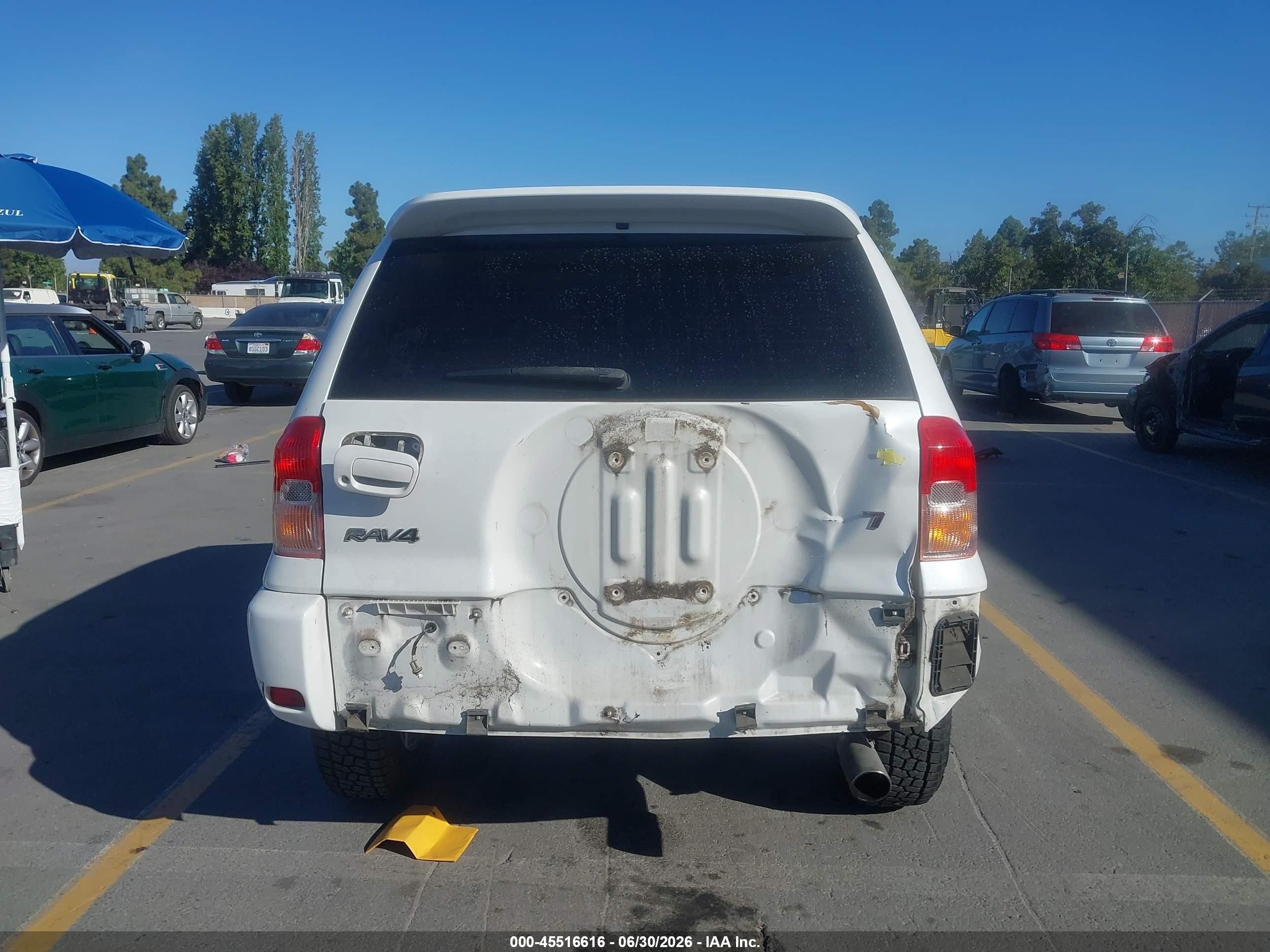 2002 Toyota Rav4 White vin: JTEGH20V220068443