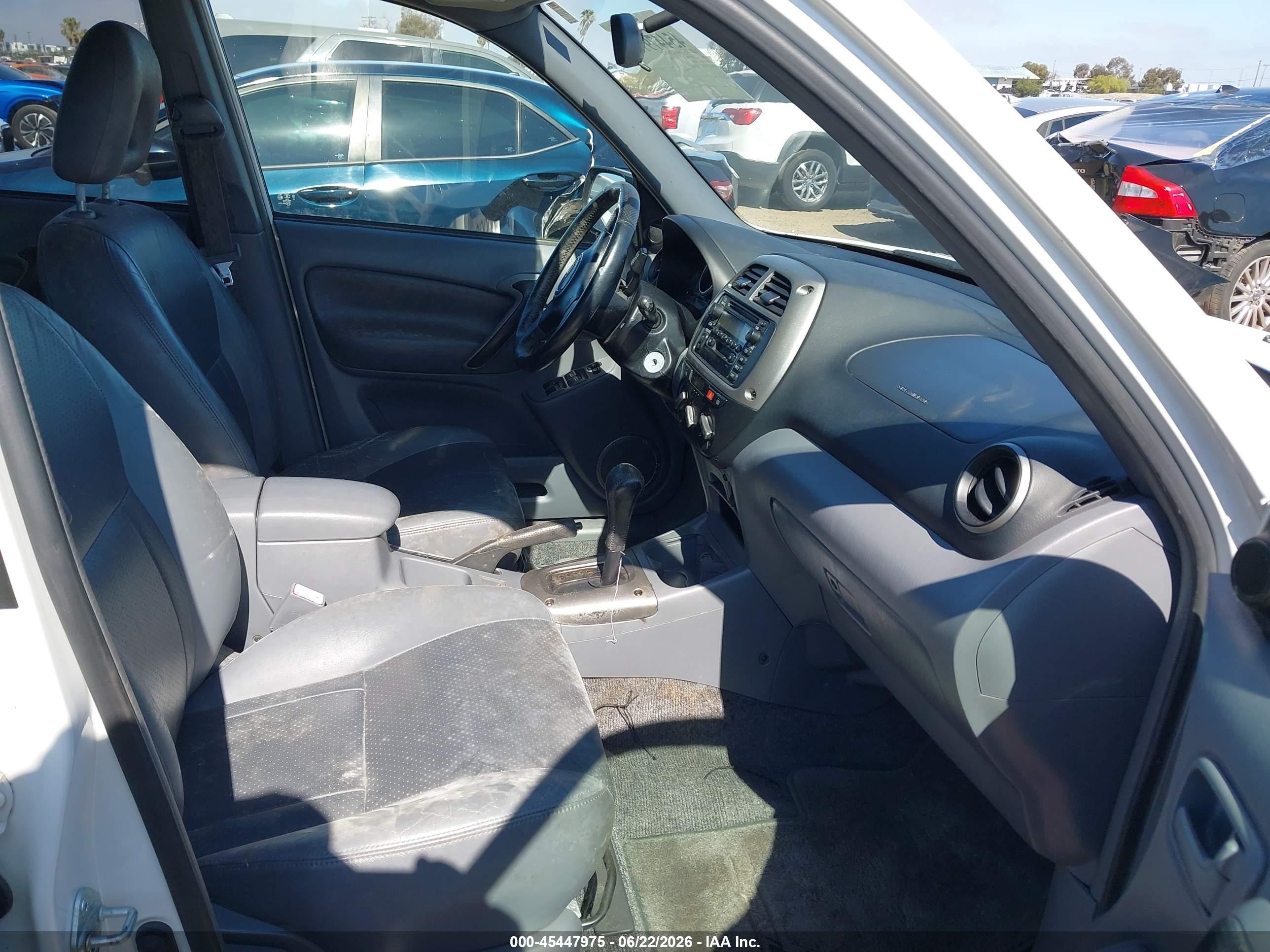 2002 Toyota Rav4   White vin: JTEGH20V520050972