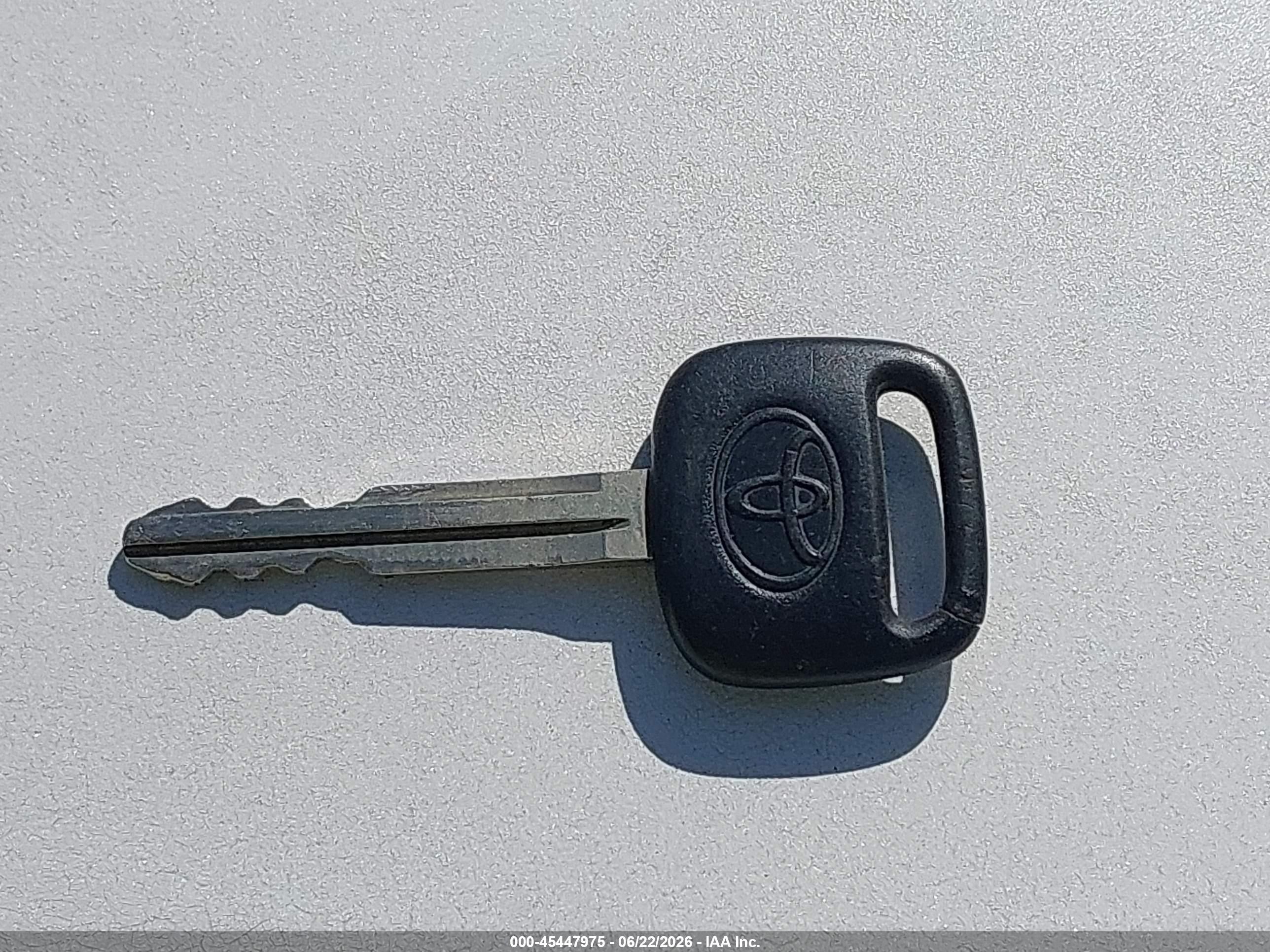 2002 Toyota Rav4   White vin: JTEGH20V520050972