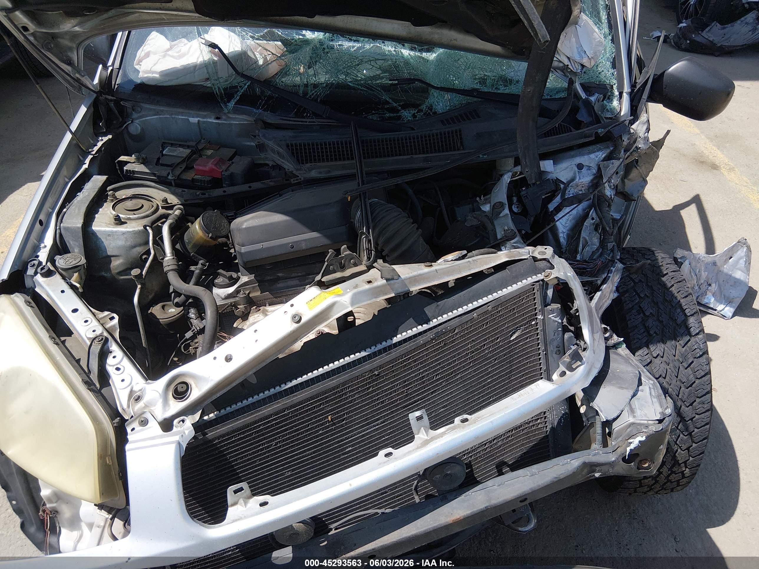 2002 Toyota Rav4 Silver vin: JTEGH20V520066718