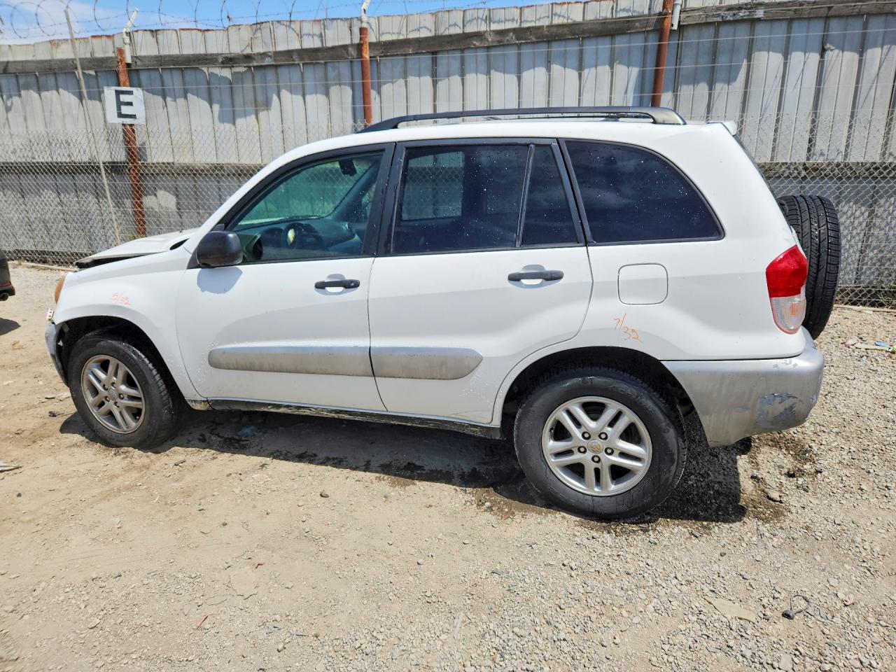 2001 Toyota Rav4 Base White vin: JTEGH20V910014054