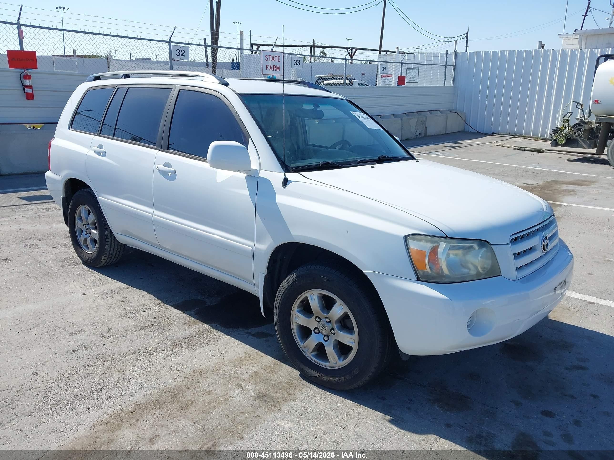 2004 Toyota Highlander V6 White vin: JTEGP21A040004659