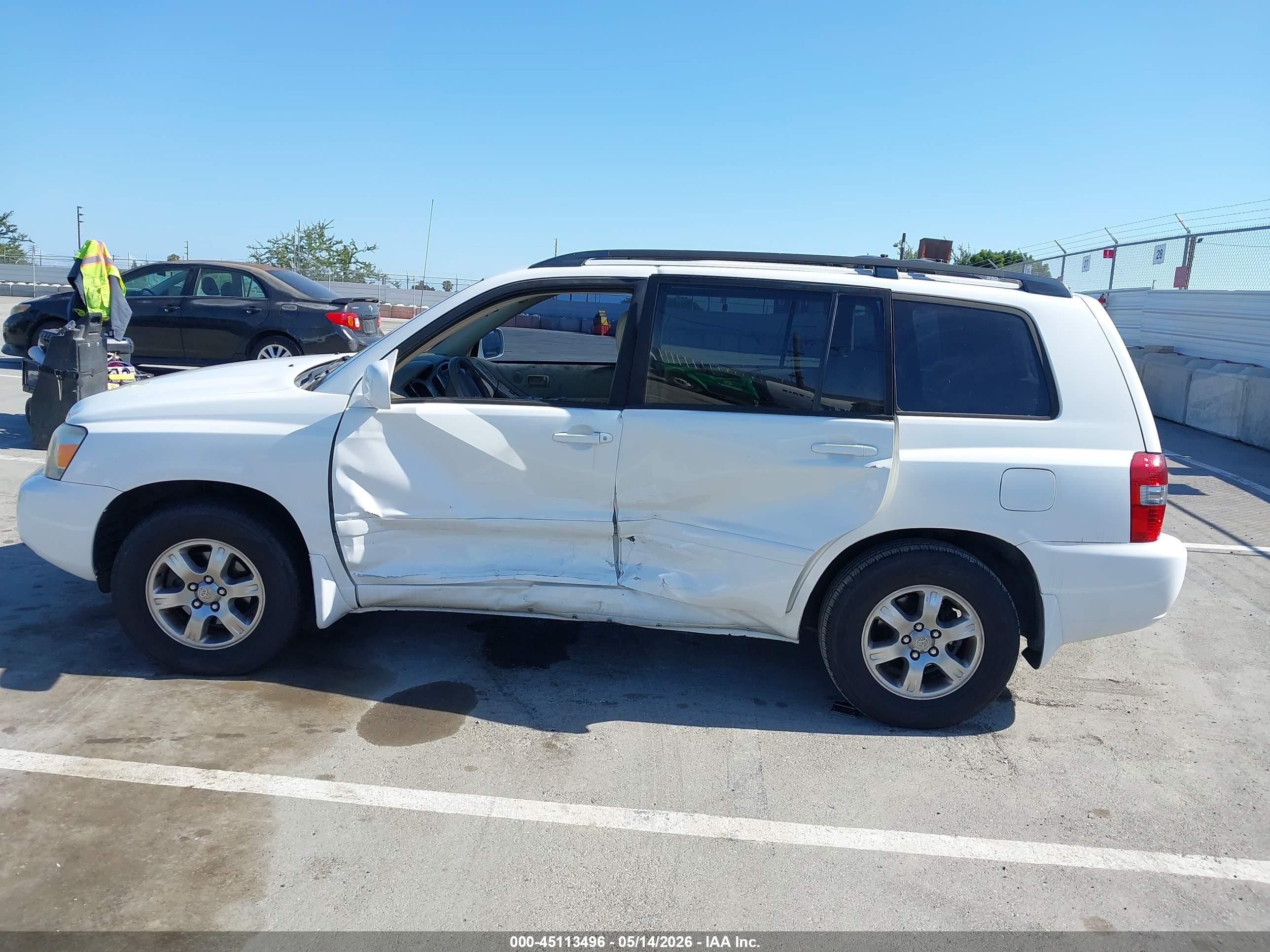 2004 Toyota Highlander V6 White vin: JTEGP21A040004659