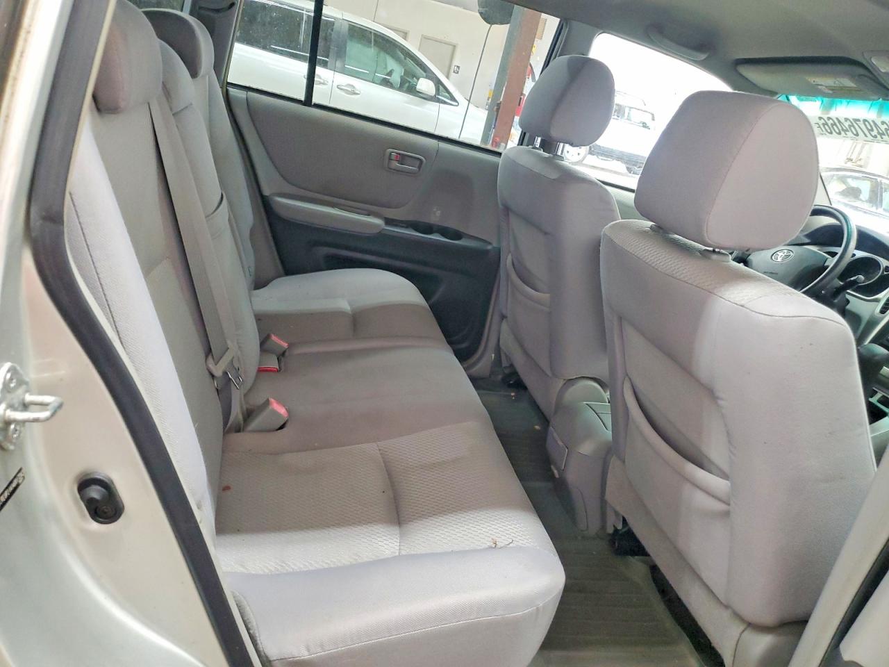 2004 Toyota Highlander Base Серебряный vin: JTEGP21A040017282