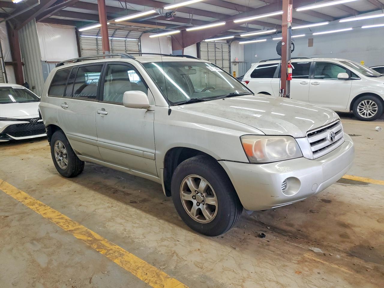 2004 Toyota Highlander Base Серебряный vin: JTEGP21A040017282