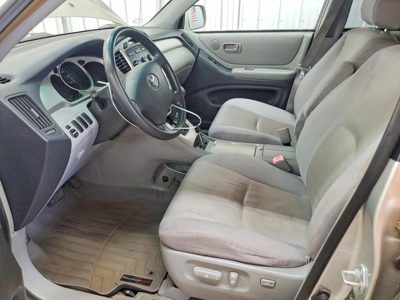 2004 Toyota Highlander Base Серебряный vin: JTEGP21A040017282