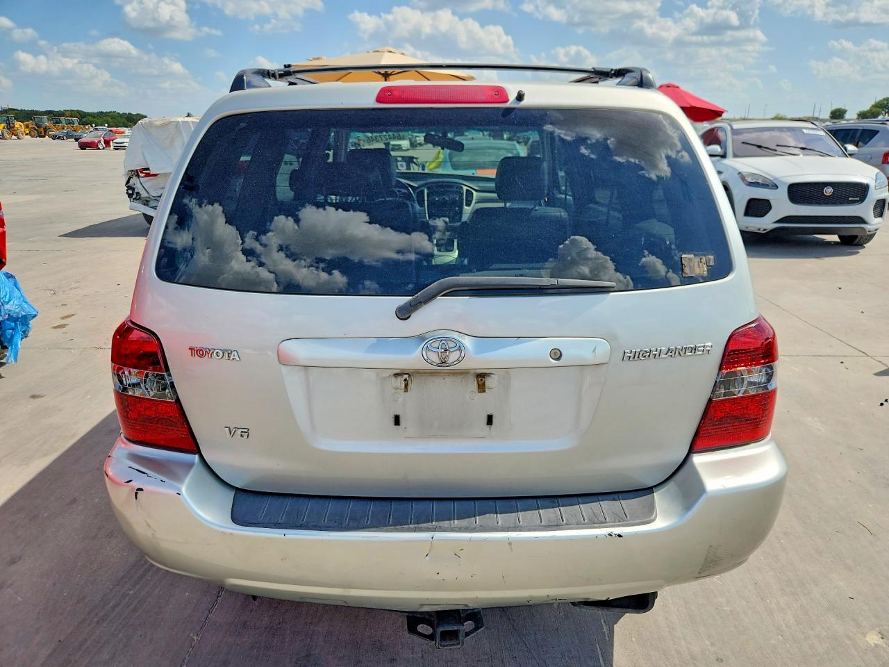2004 Toyota Highlander Base Silver vin: JTEGP21A140040697